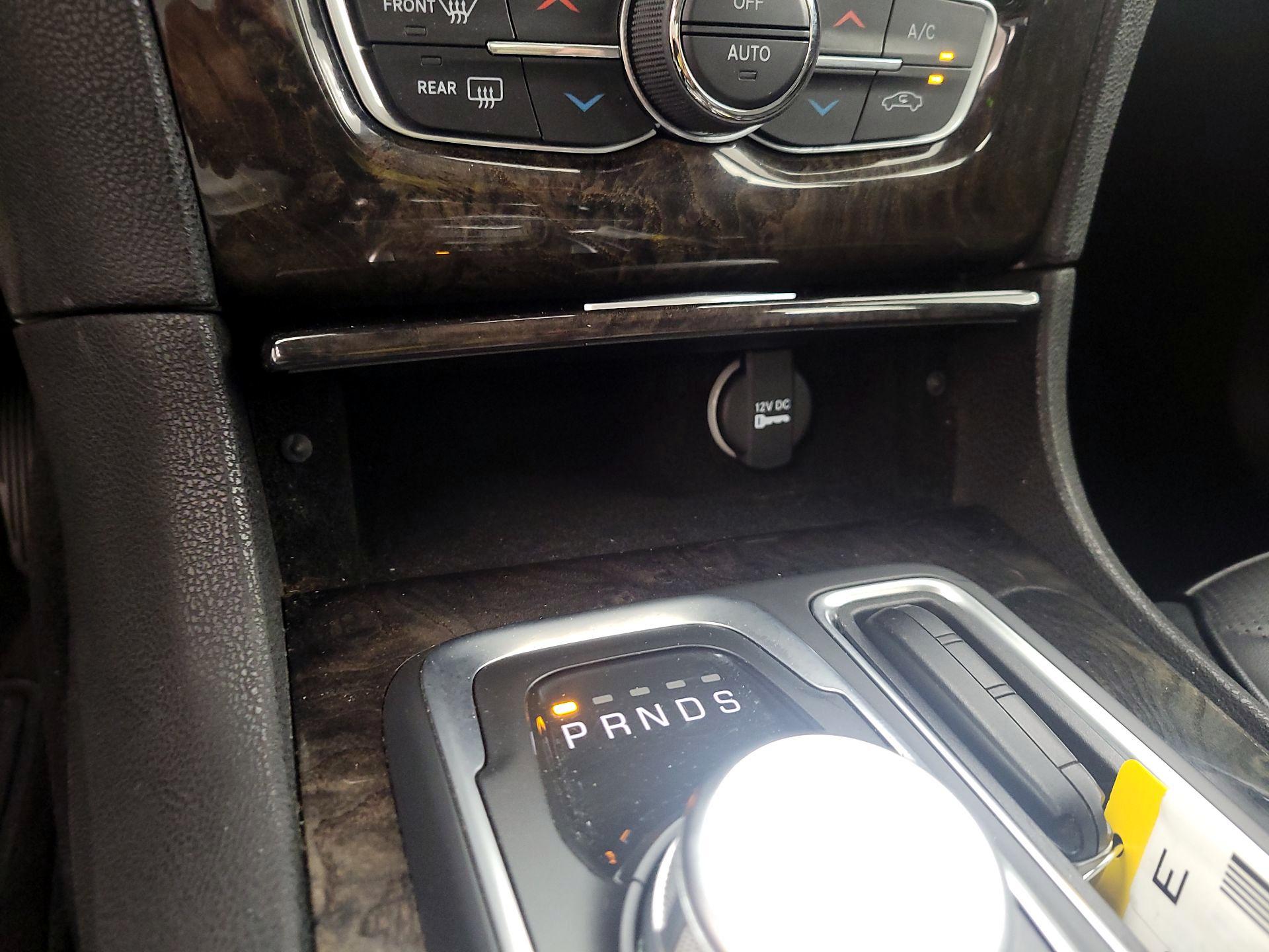 Thumbnail: 2015 Chrysler 300 - 19