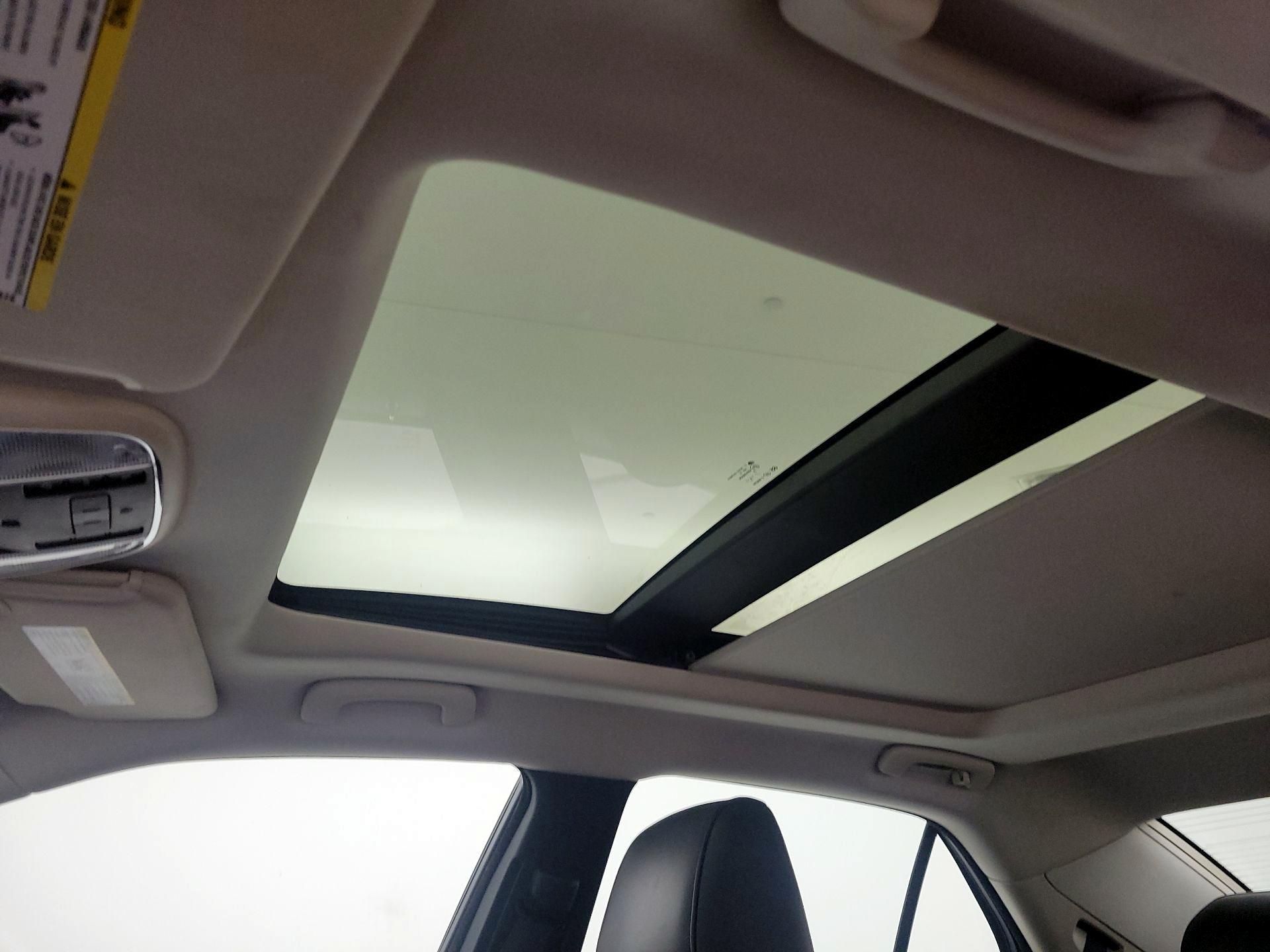 Thumbnail: 2015 Chrysler 300 - 20