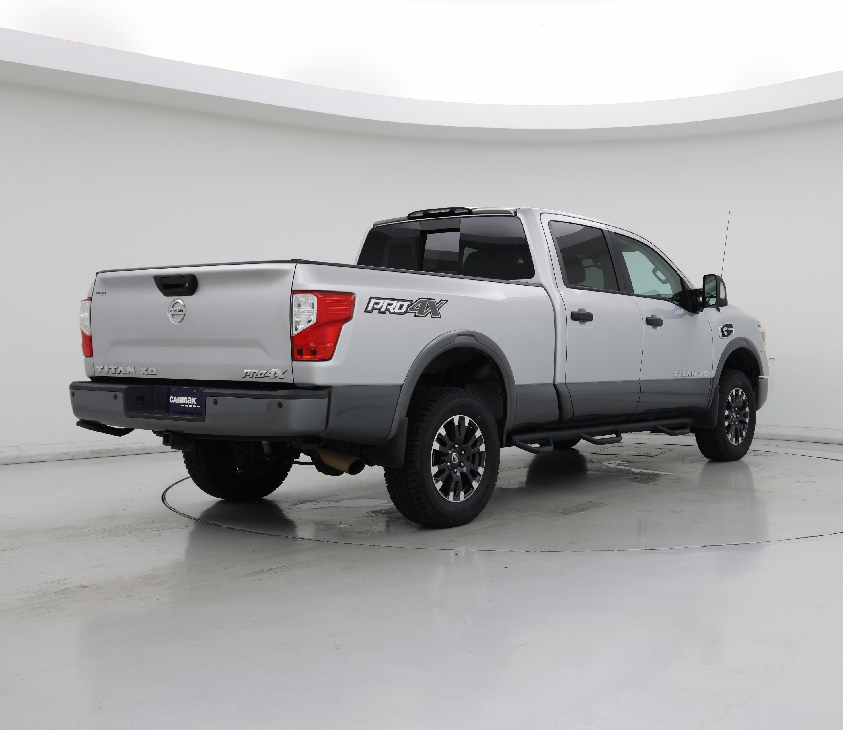 Thumbnail: 2019 Nissan Titan - 8