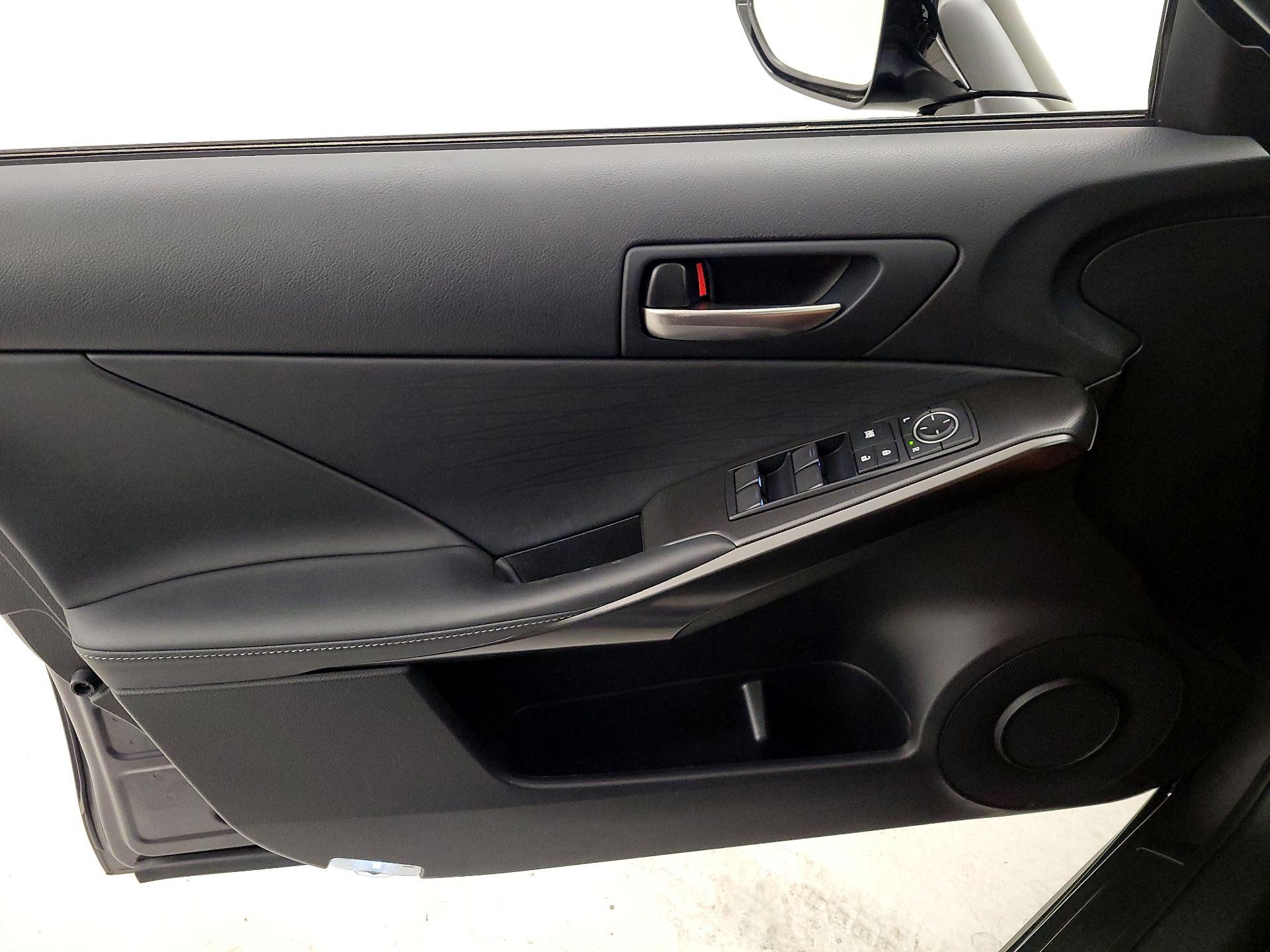 Thumbnail: 2021 Lexus IS - 12