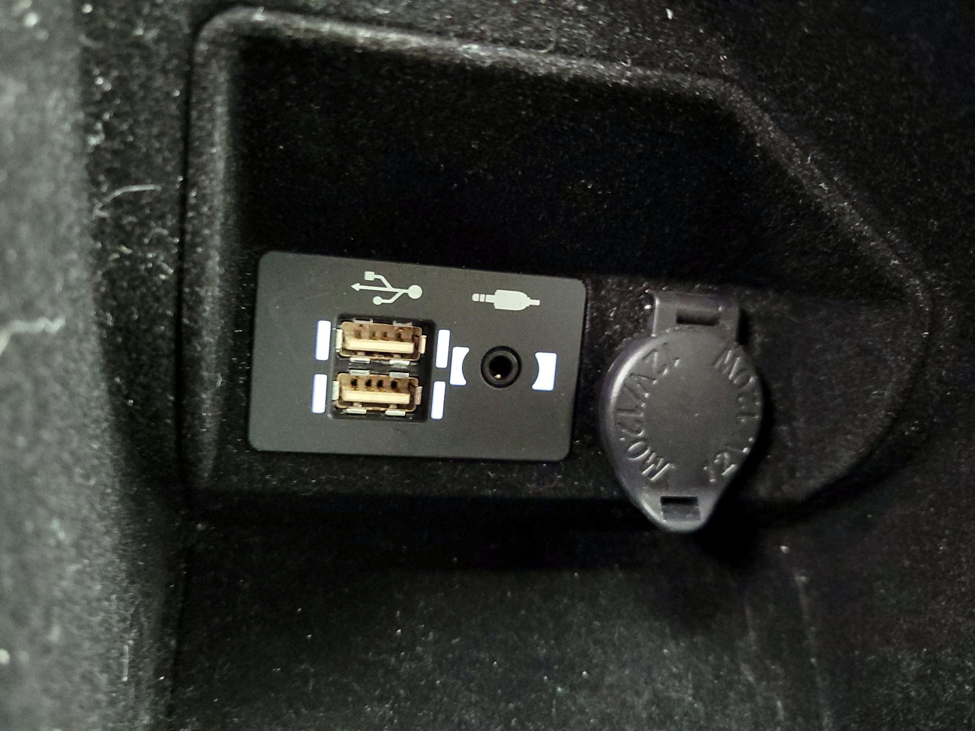 Thumbnail: 2021 Lexus IS - 19