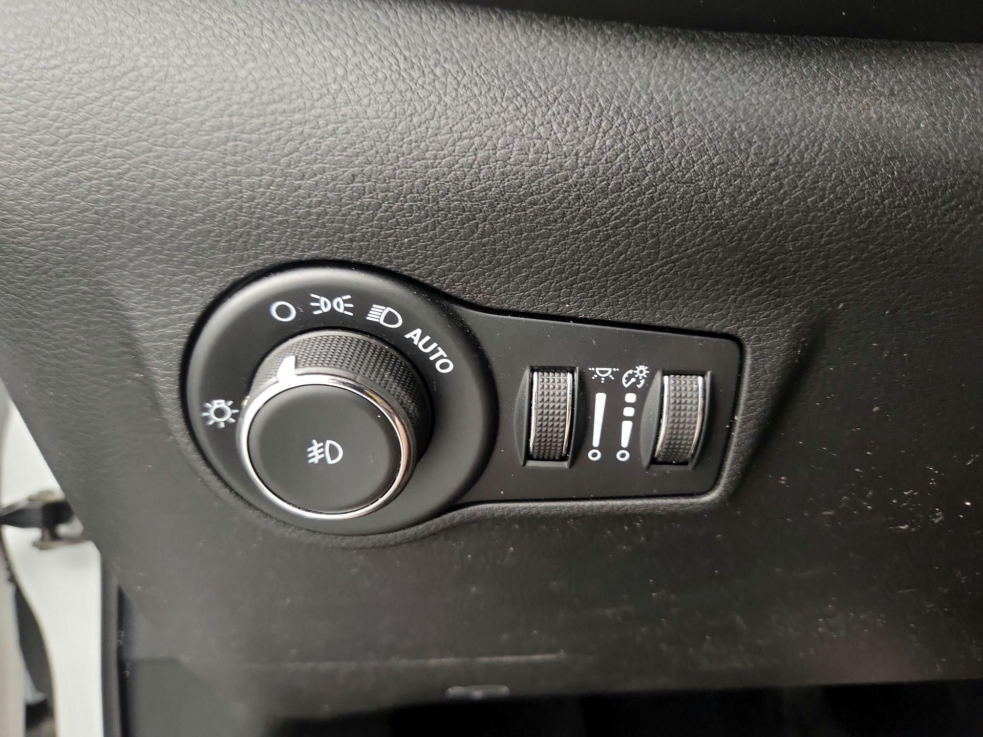 Thumbnail: 2023 Jeep Compass - 13