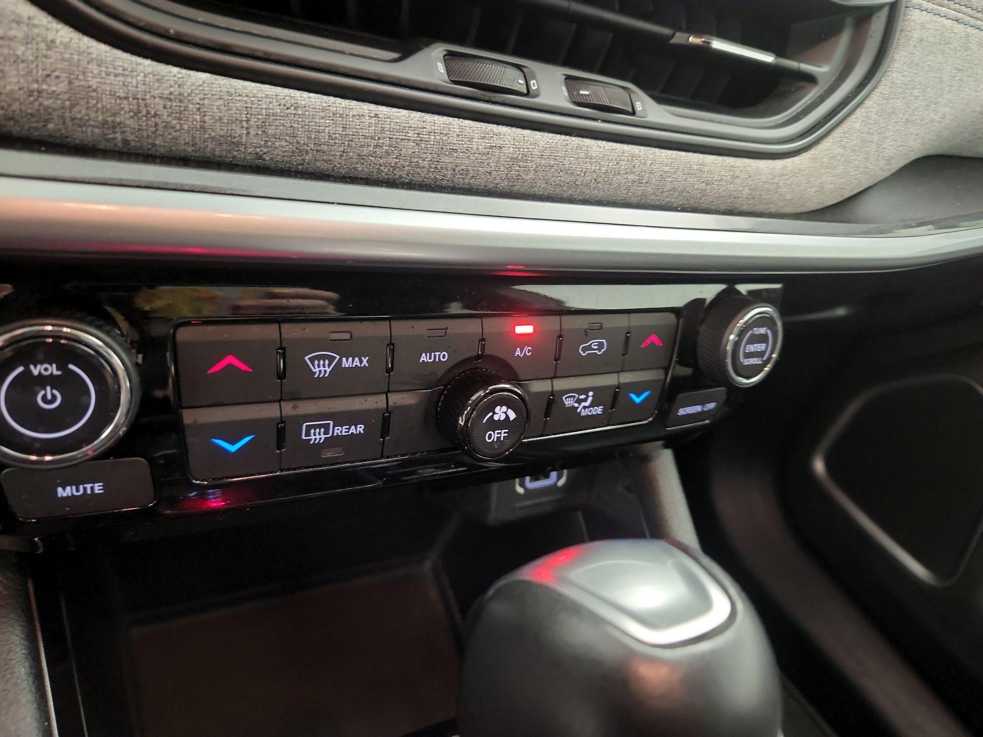 Thumbnail: 2023 Jeep Compass - 16