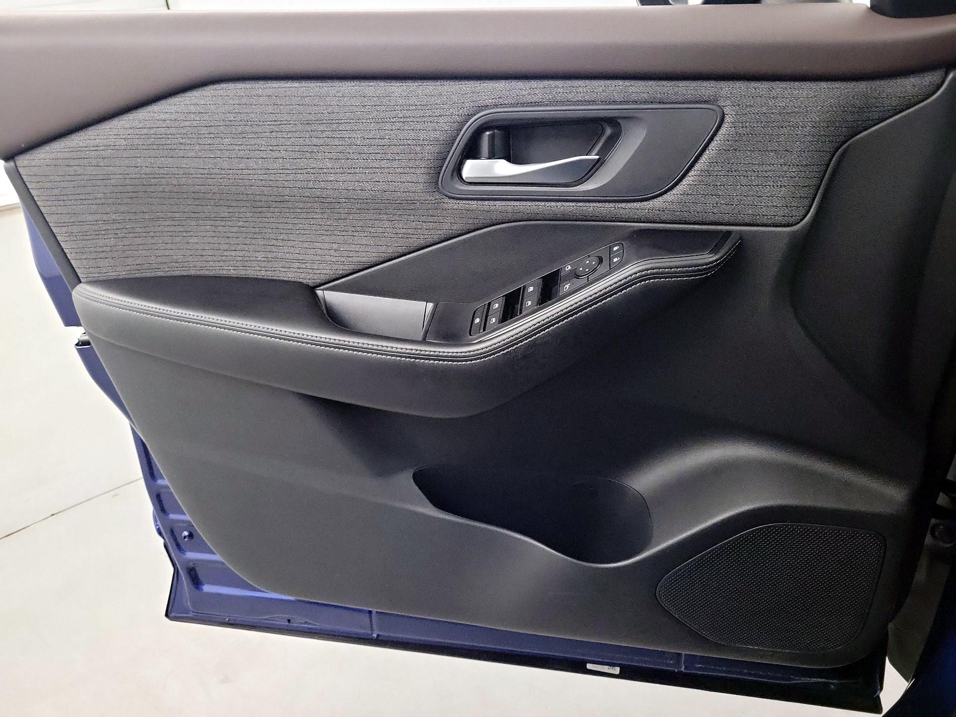 Thumbnail: 2023 Nissan Rogue - 12