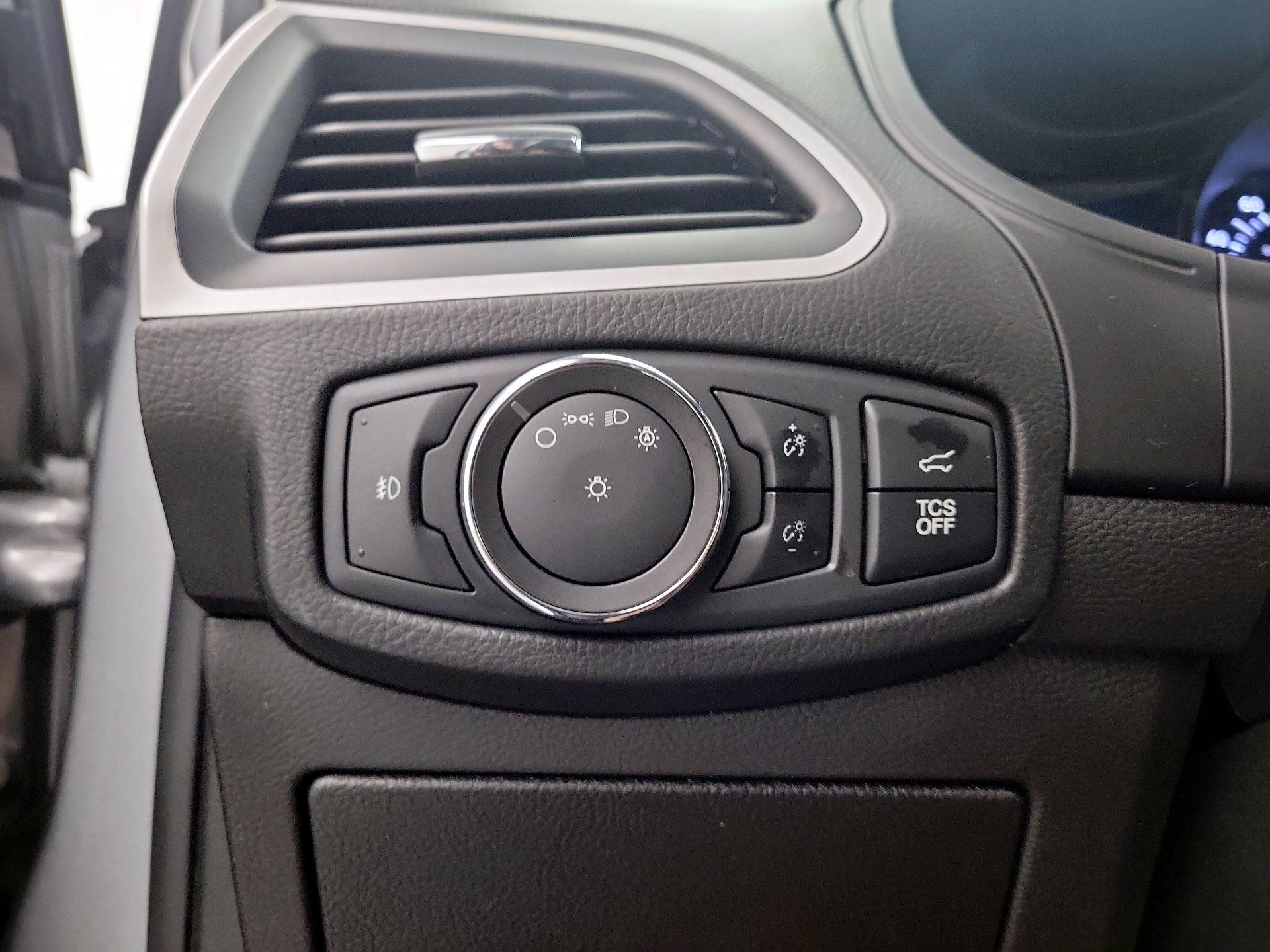 Thumbnail: 2022 Ford Edge - 13