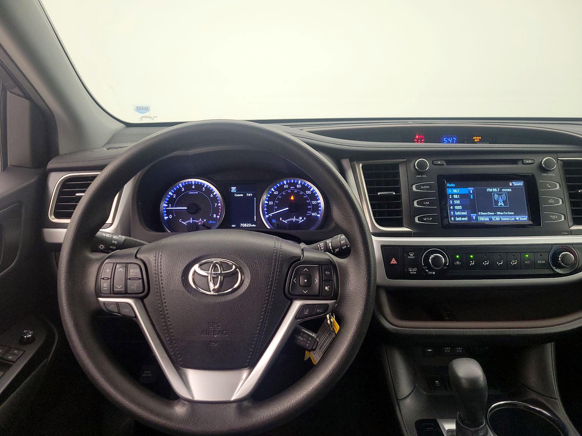 Thumbnail: 2019 Toyota Highlander - 10
