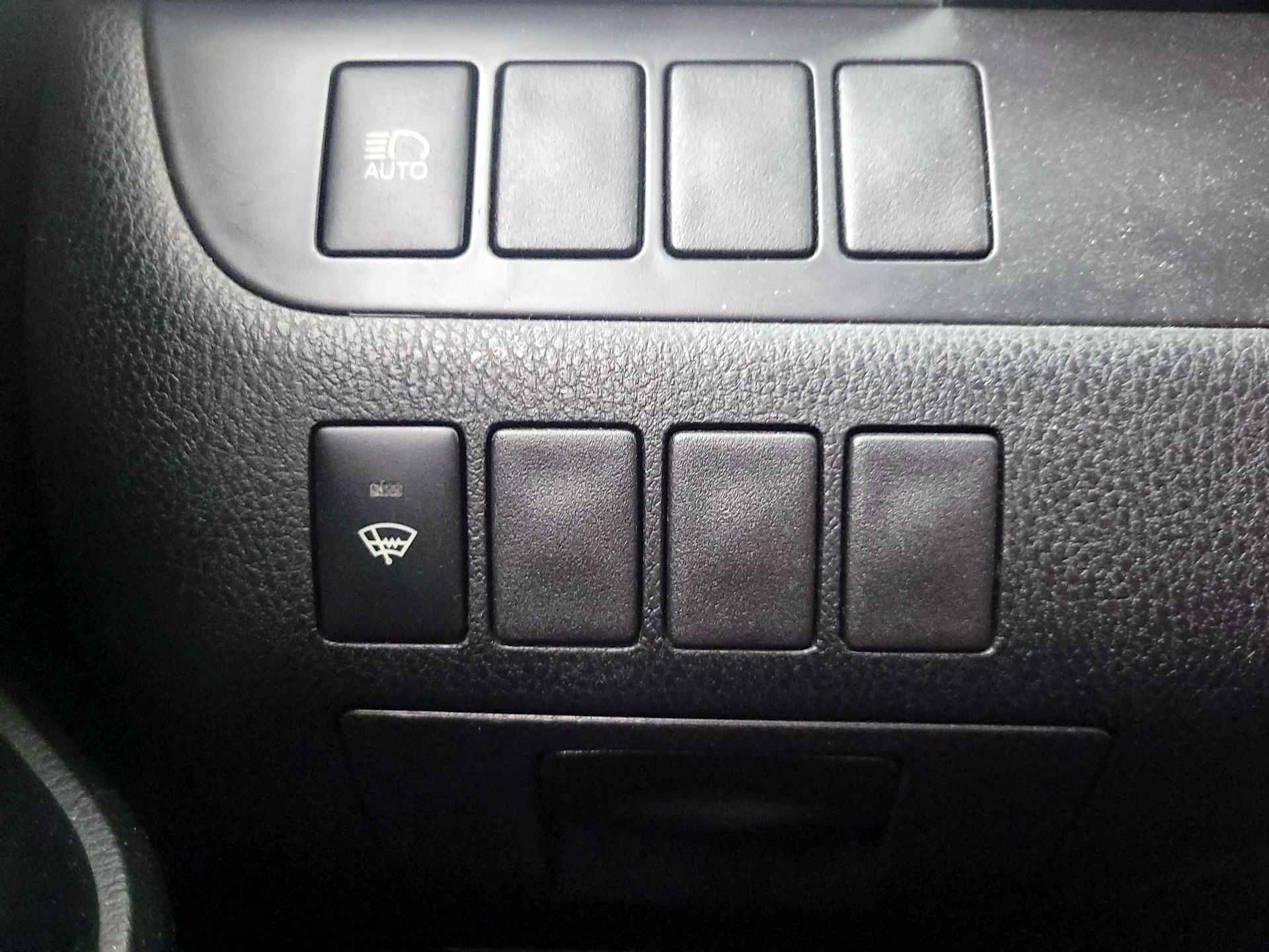 Thumbnail: 2019 Toyota Highlander - 13