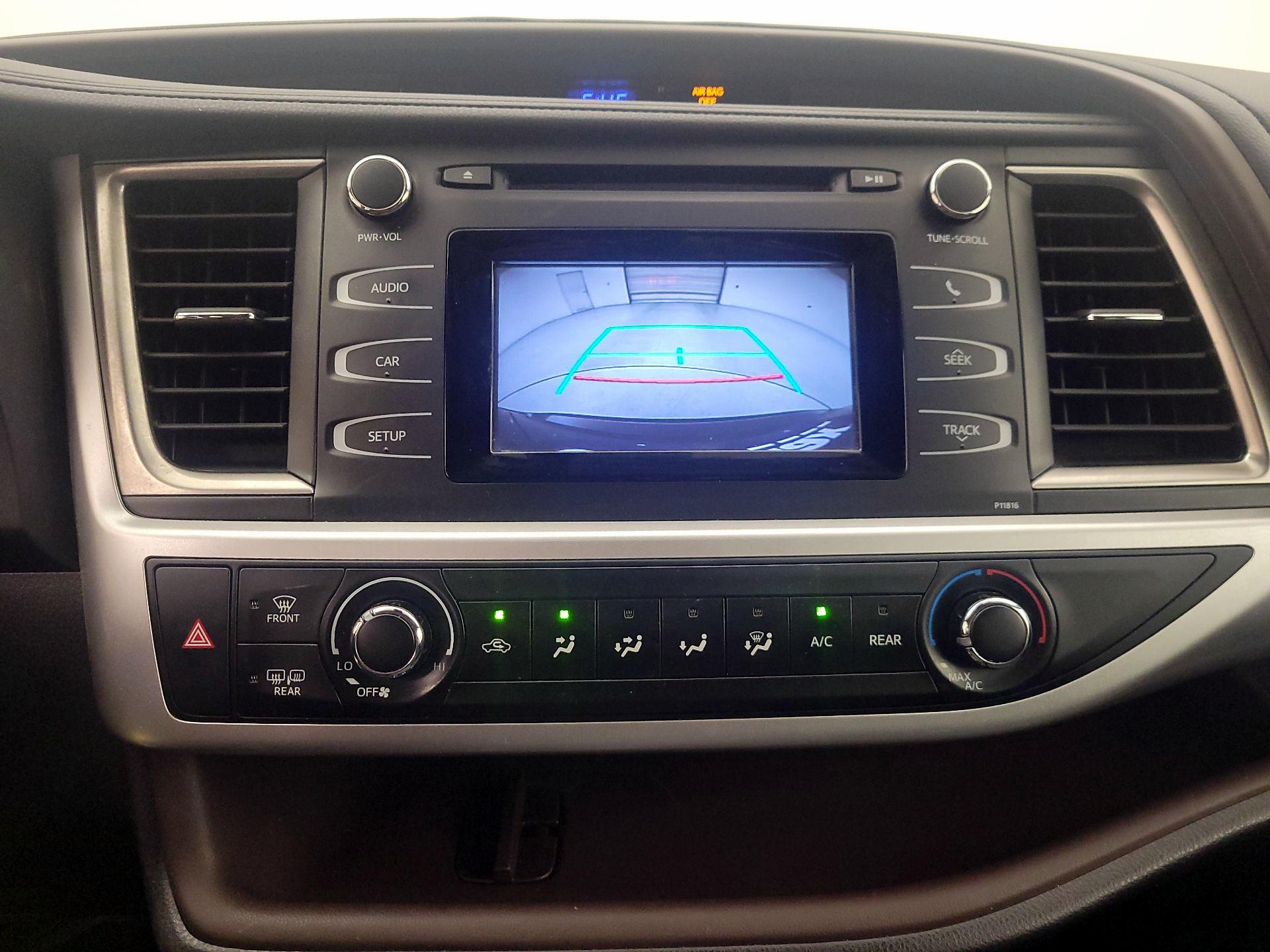 Thumbnail: 2019 Toyota Highlander - 14