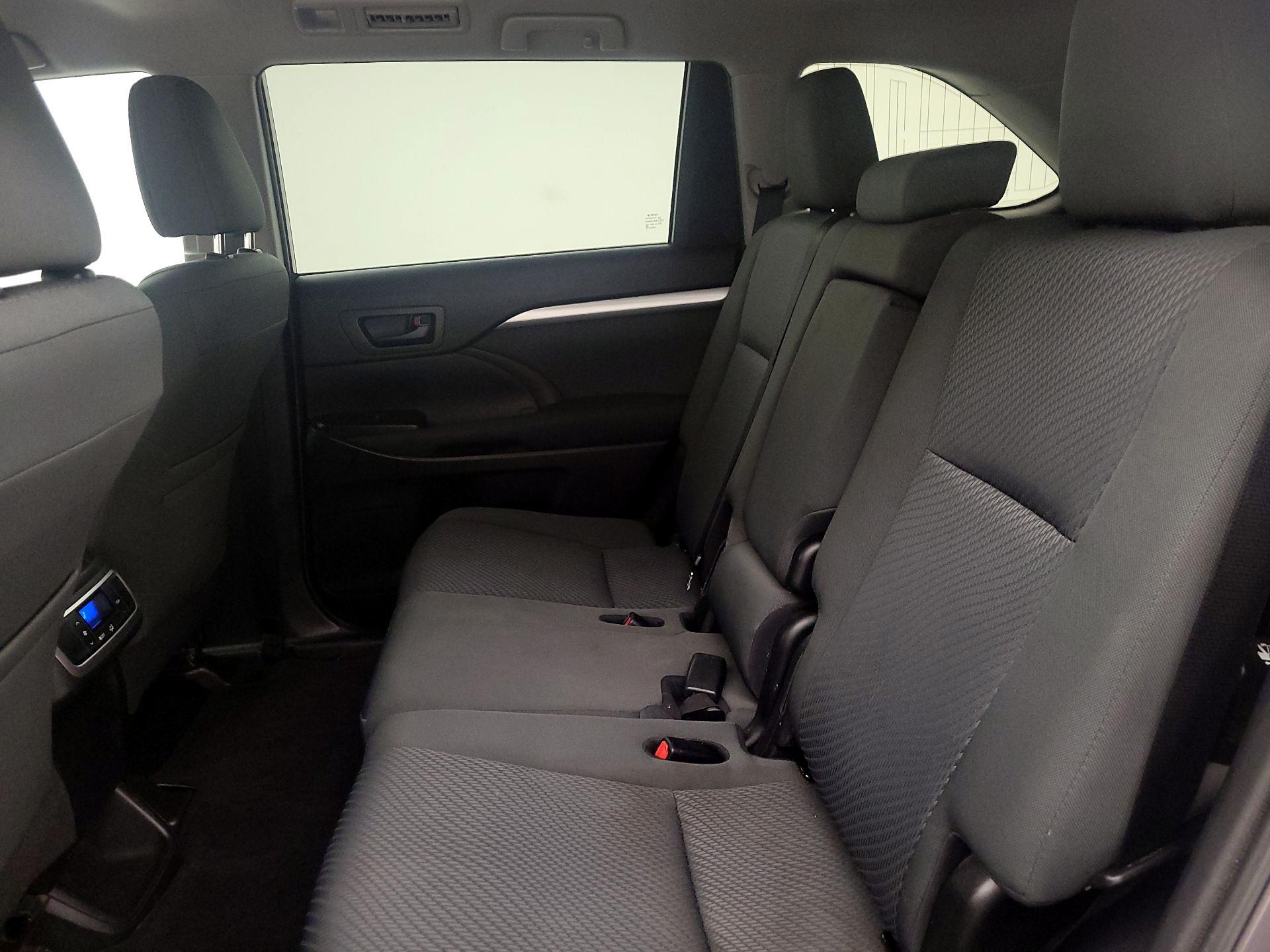 Thumbnail: 2019 Toyota Highlander - 19