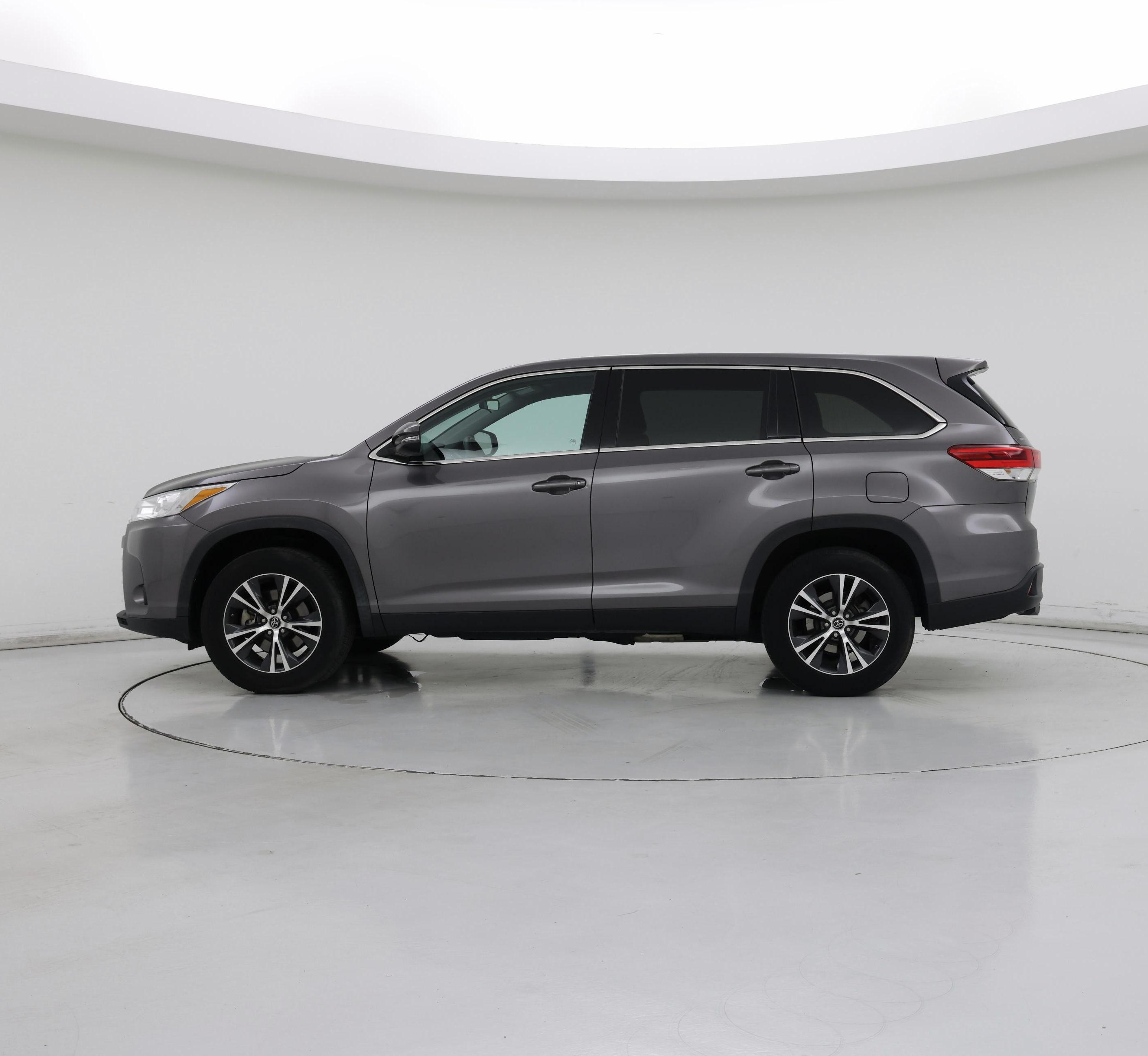 Thumbnail: 2019 Toyota Highlander - 3