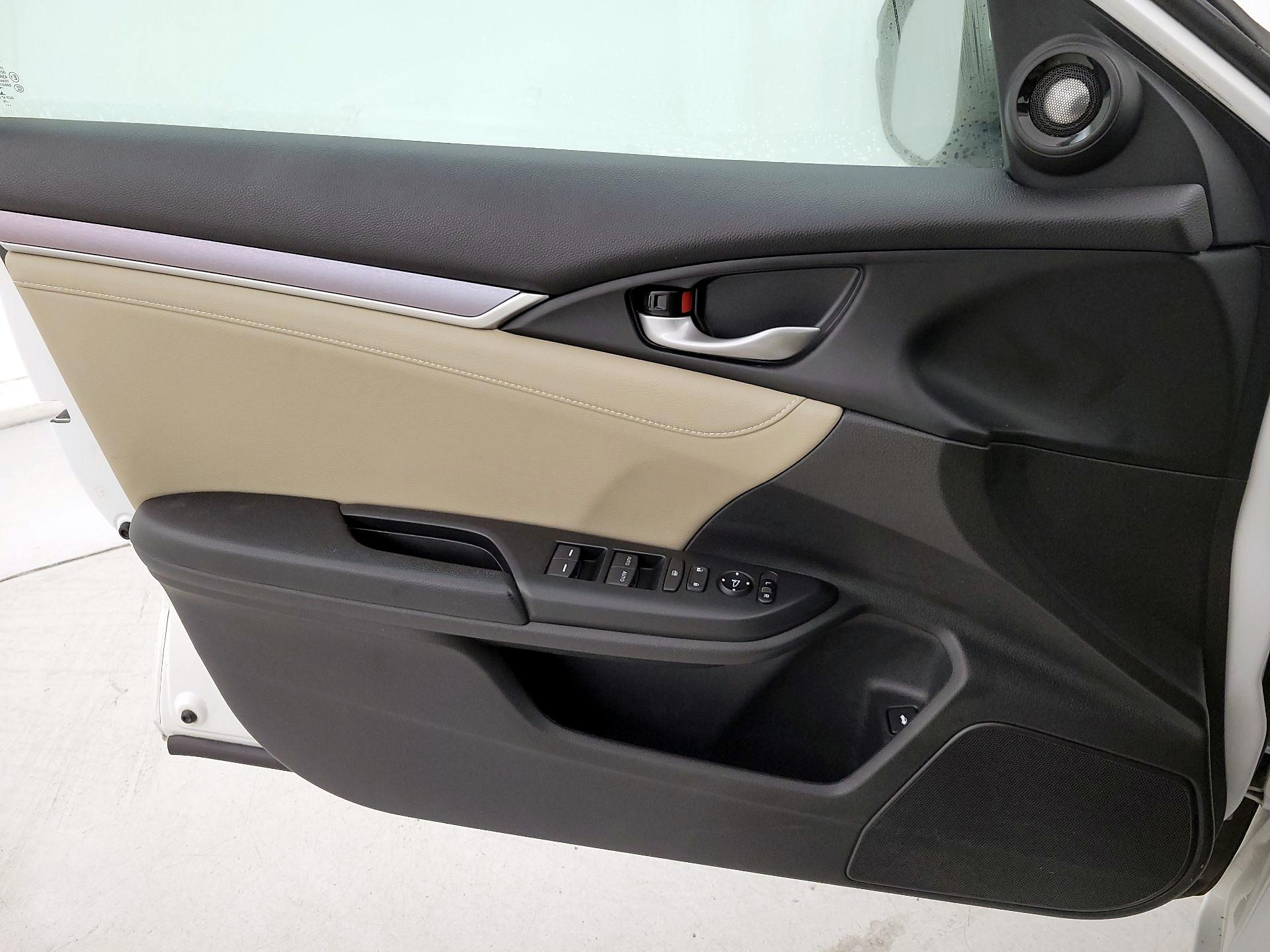 Thumbnail: 2016 Honda Civic - 12