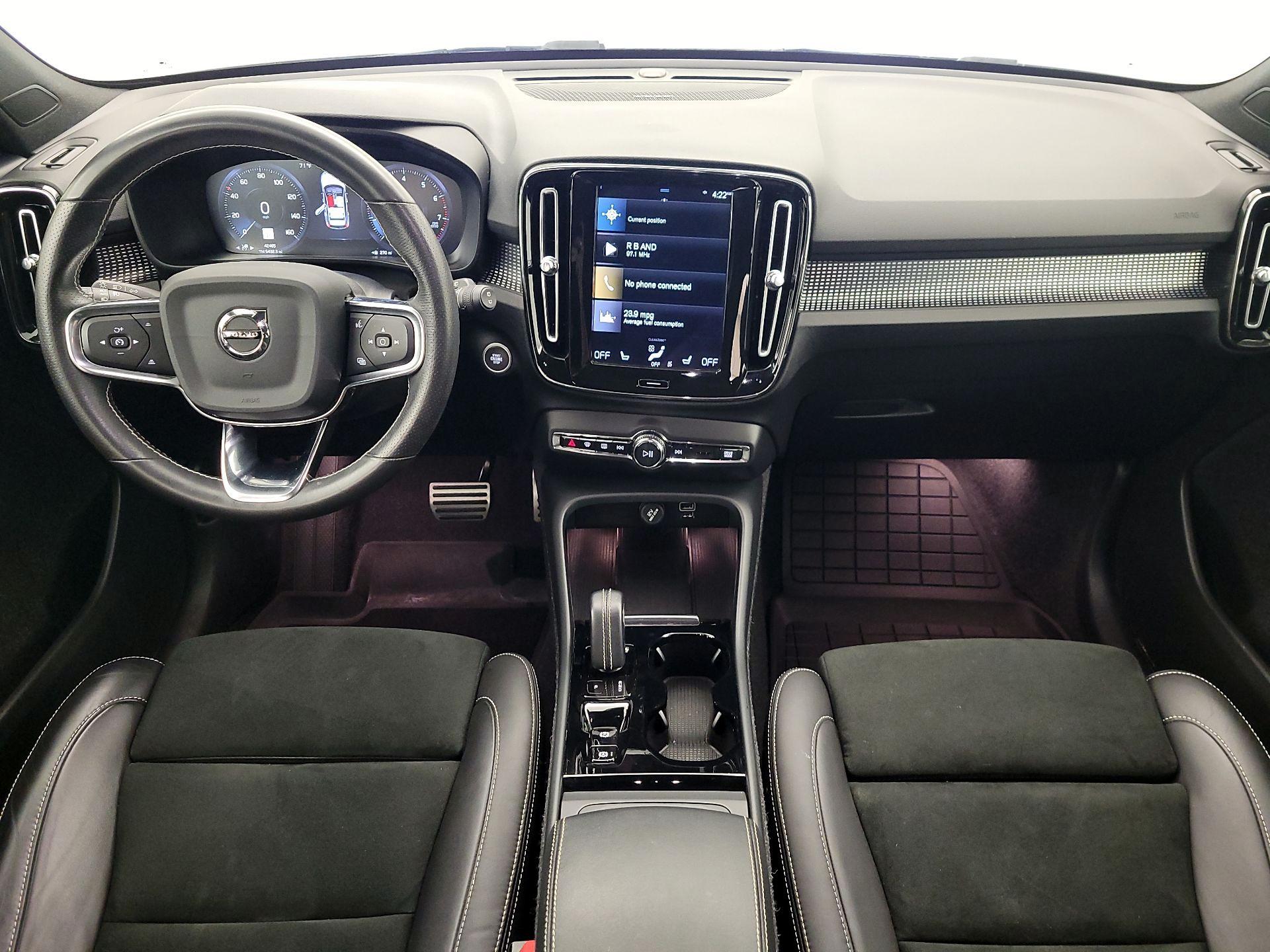 Thumbnail: 2021 Volvo XC40 - 9