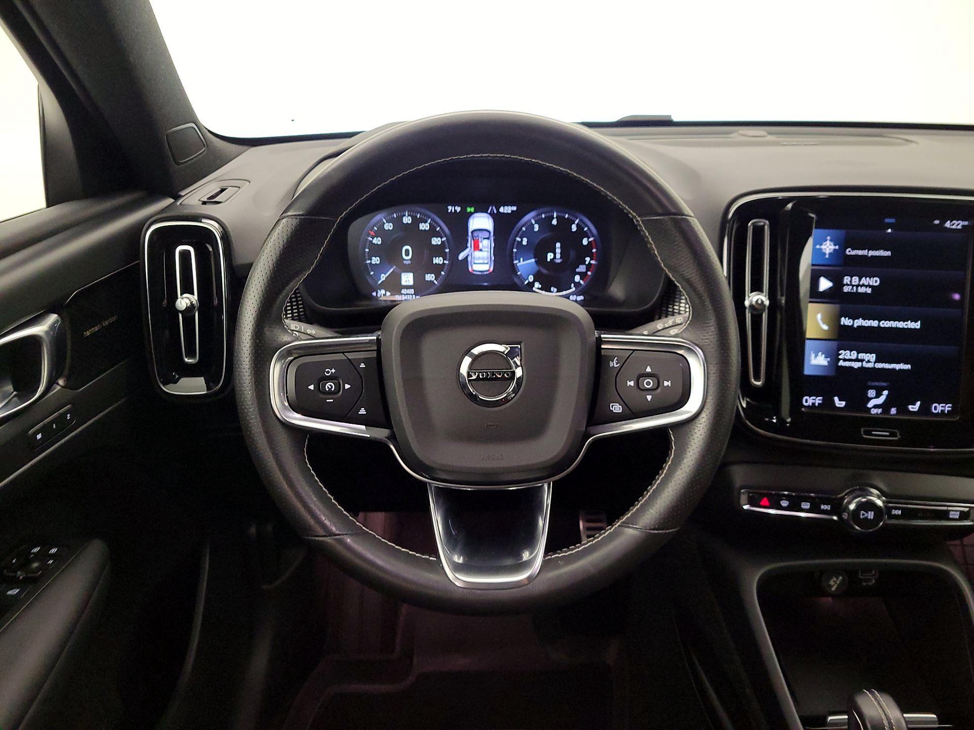 Thumbnail: 2021 Volvo XC40 - 10