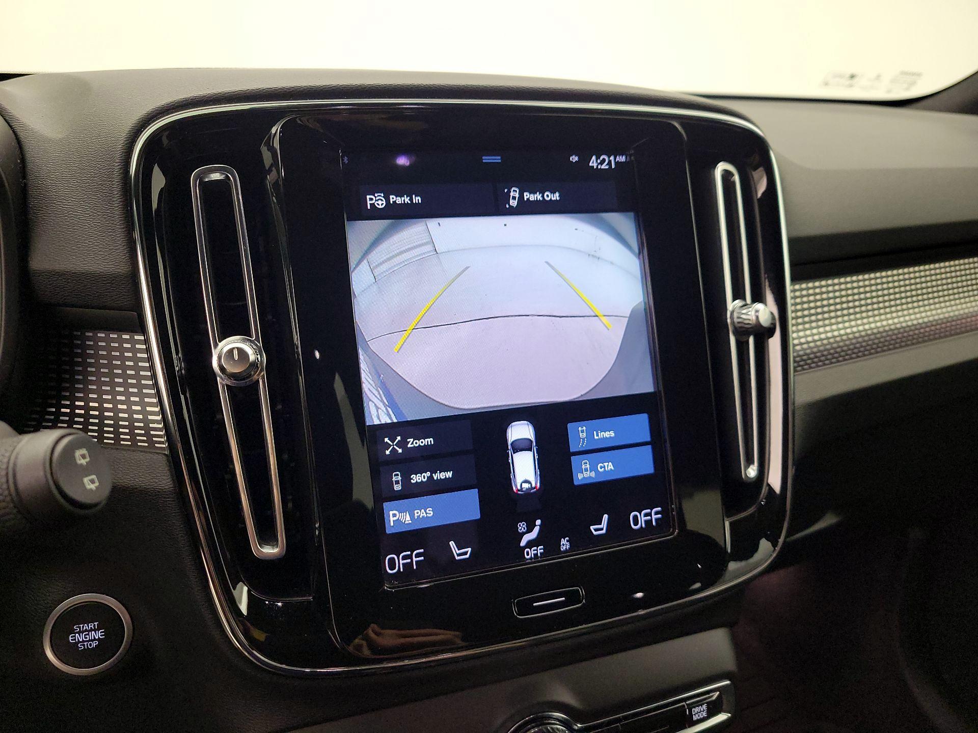 Thumbnail: 2021 Volvo XC40 - 14