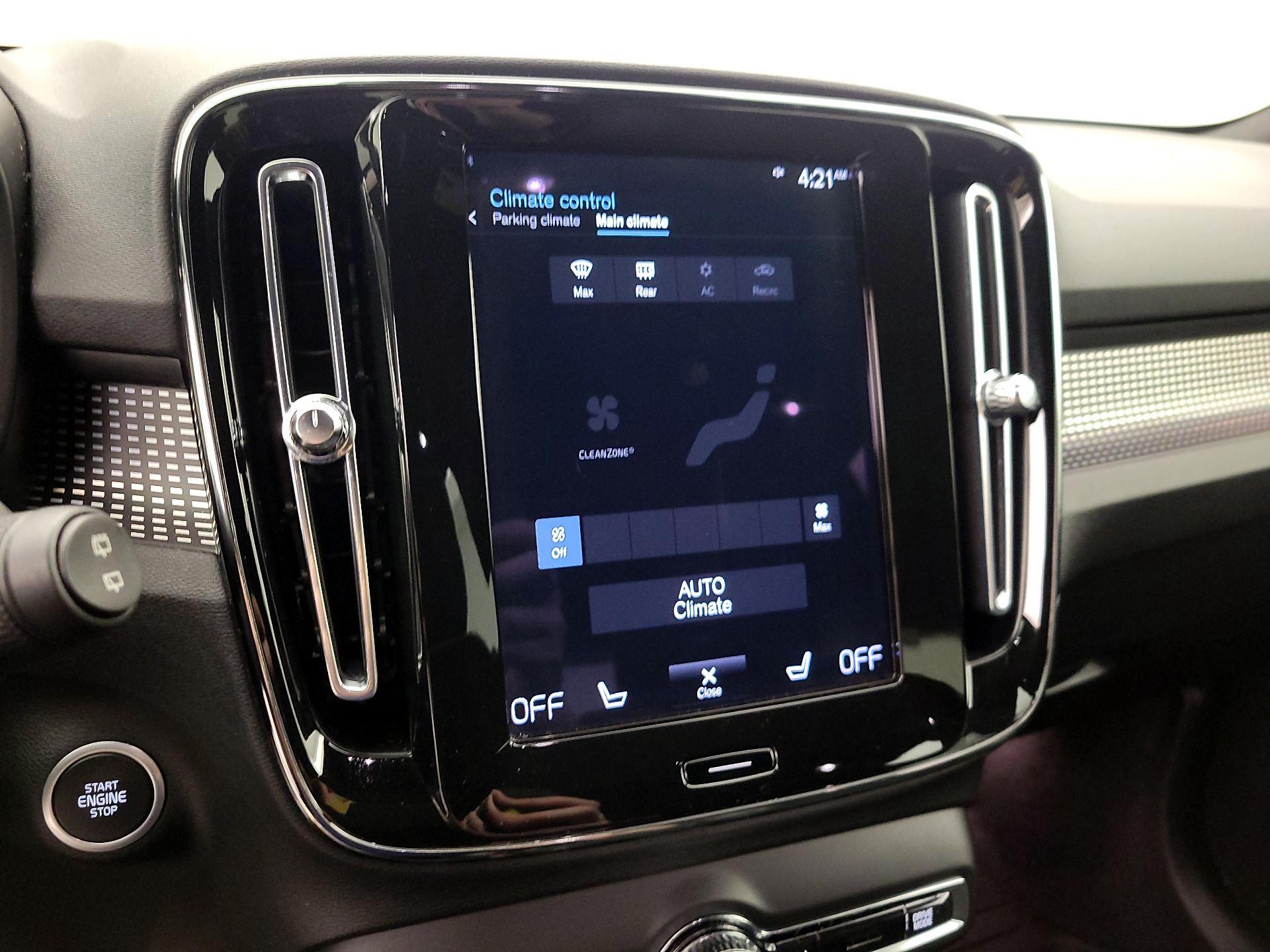 Thumbnail: 2021 Volvo XC40 - 16