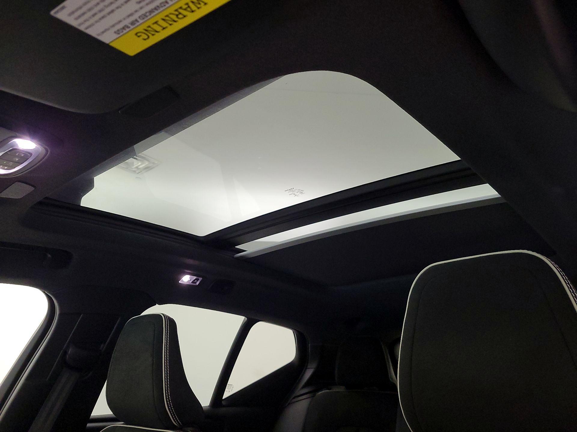 Thumbnail: 2021 Volvo XC40 - 19