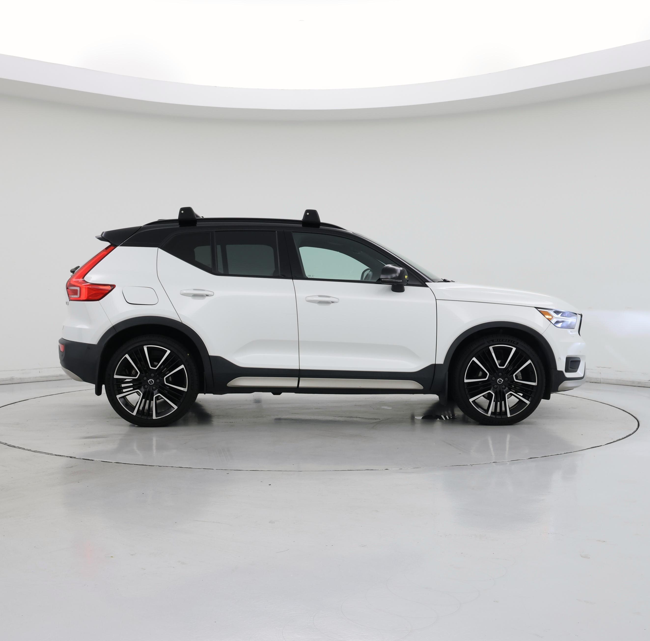 Thumbnail: 2021 Volvo XC40 - 7
