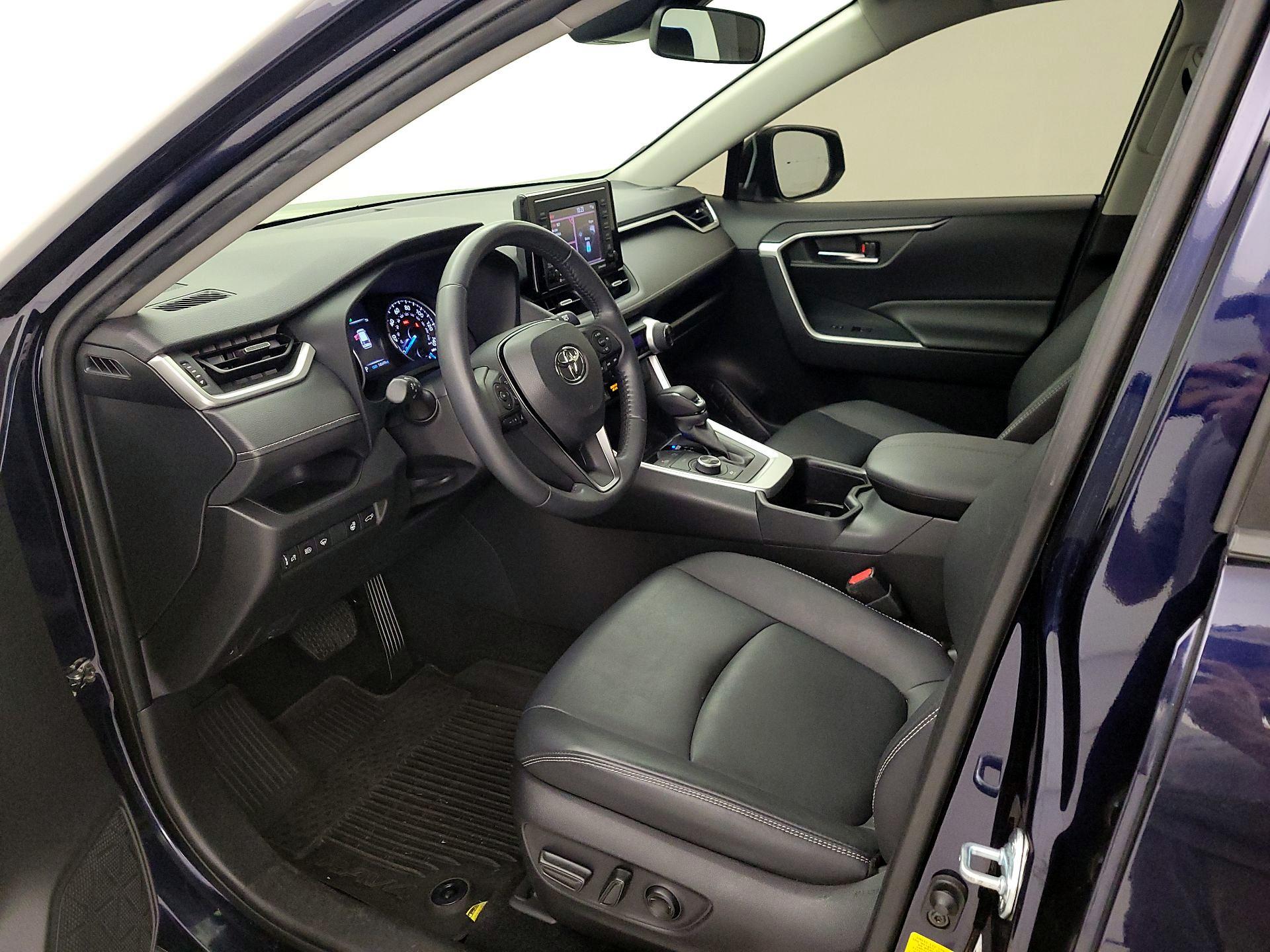 Thumbnail: 2022 Toyota RAV4 - 11