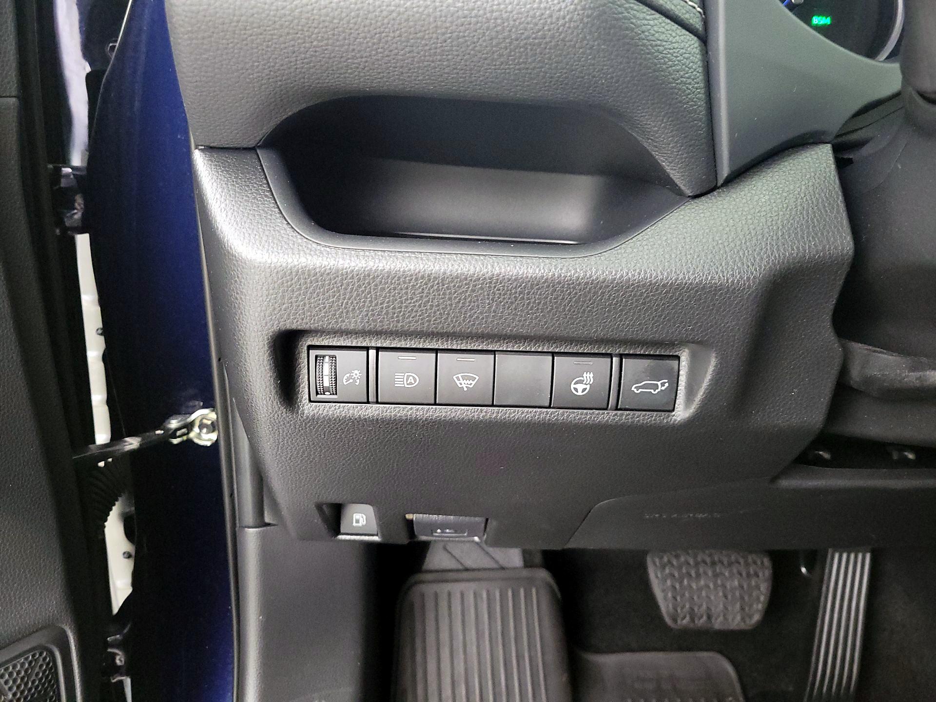 Thumbnail: 2022 Toyota RAV4 - 13