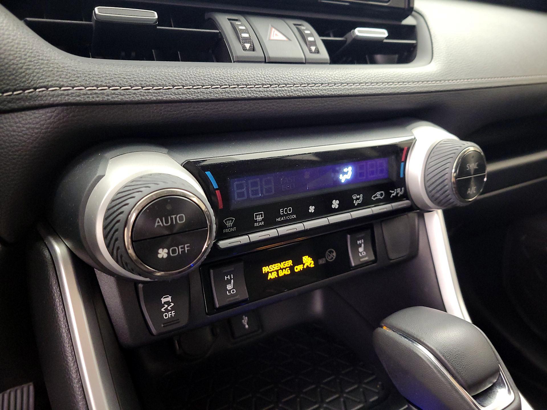 Thumbnail: 2022 Toyota RAV4 - 17