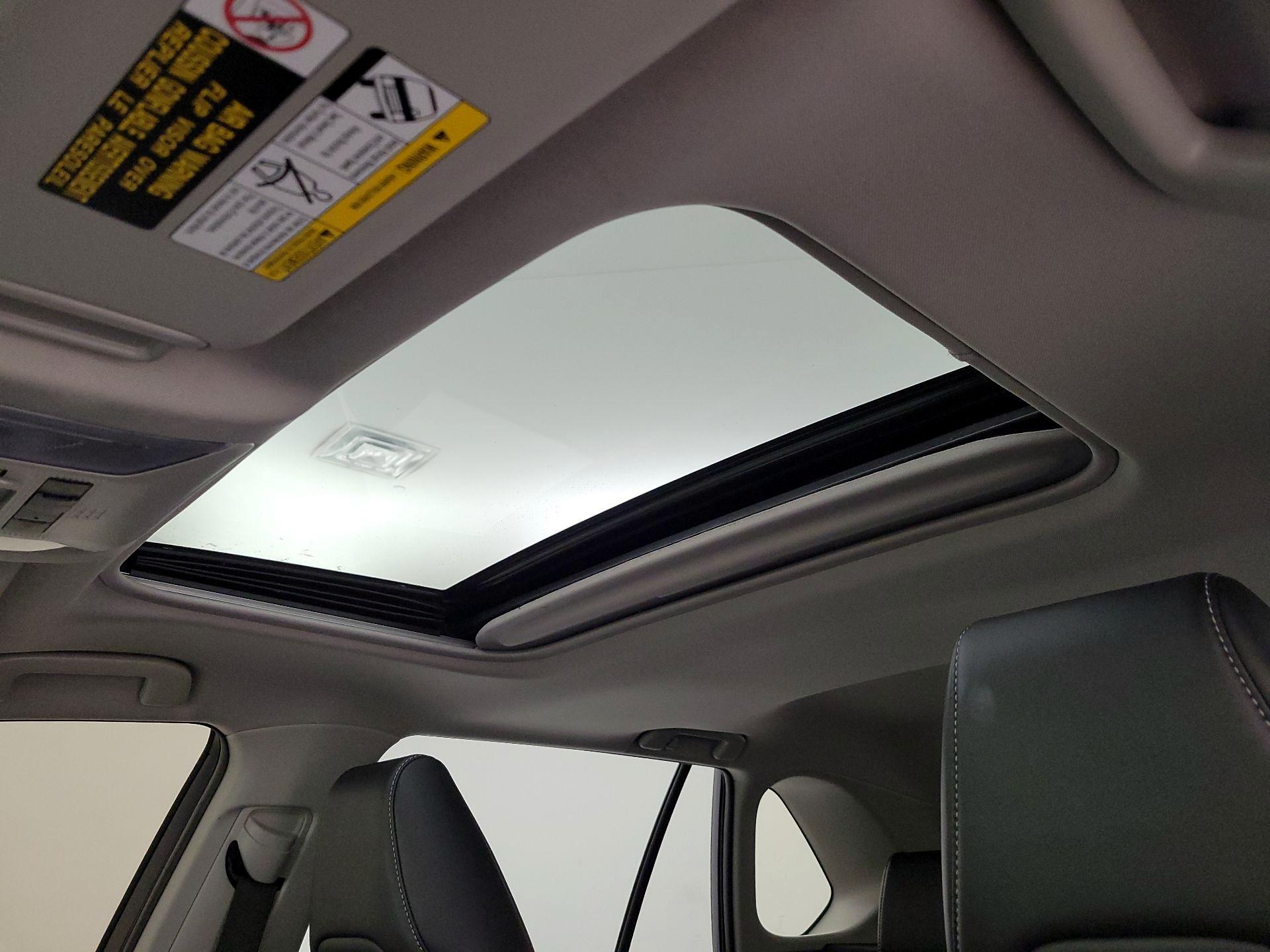 Thumbnail: 2022 Toyota RAV4 - 20