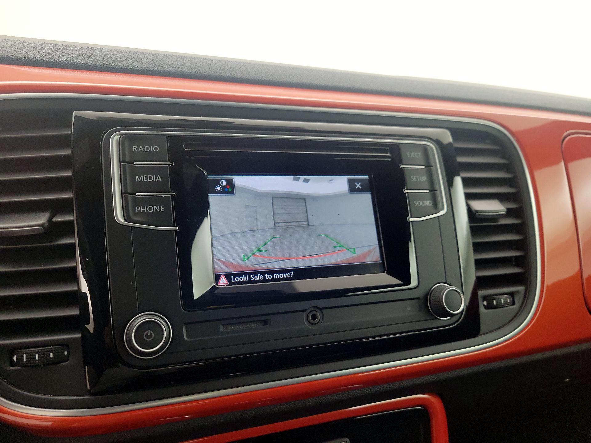 Thumbnail: 2017 Volkswagen Beetle - 14