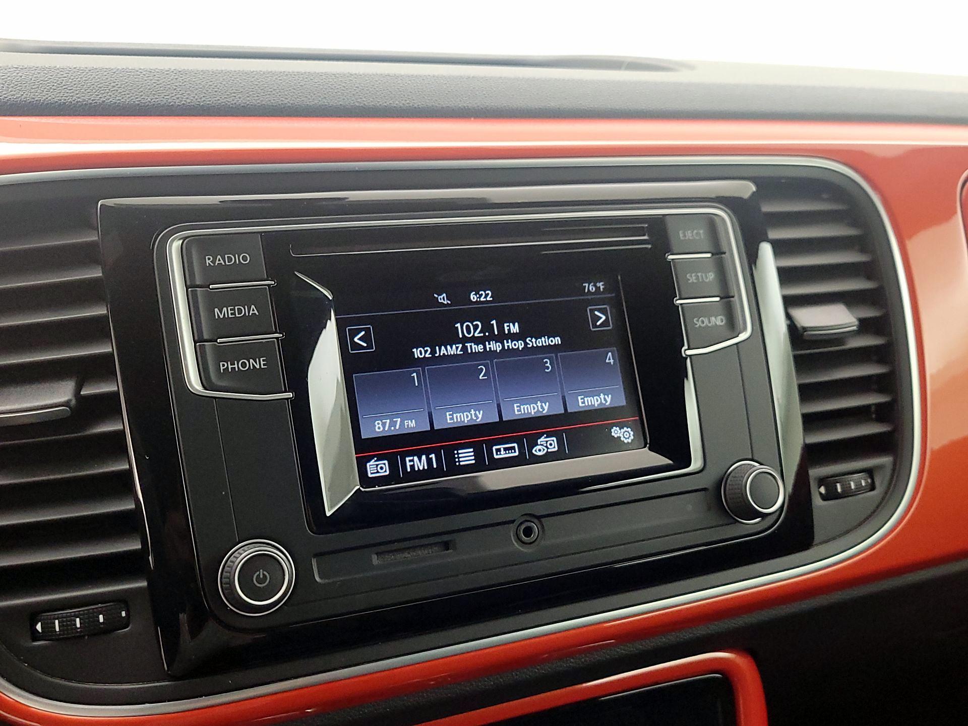 Thumbnail: 2017 Volkswagen Beetle - 15