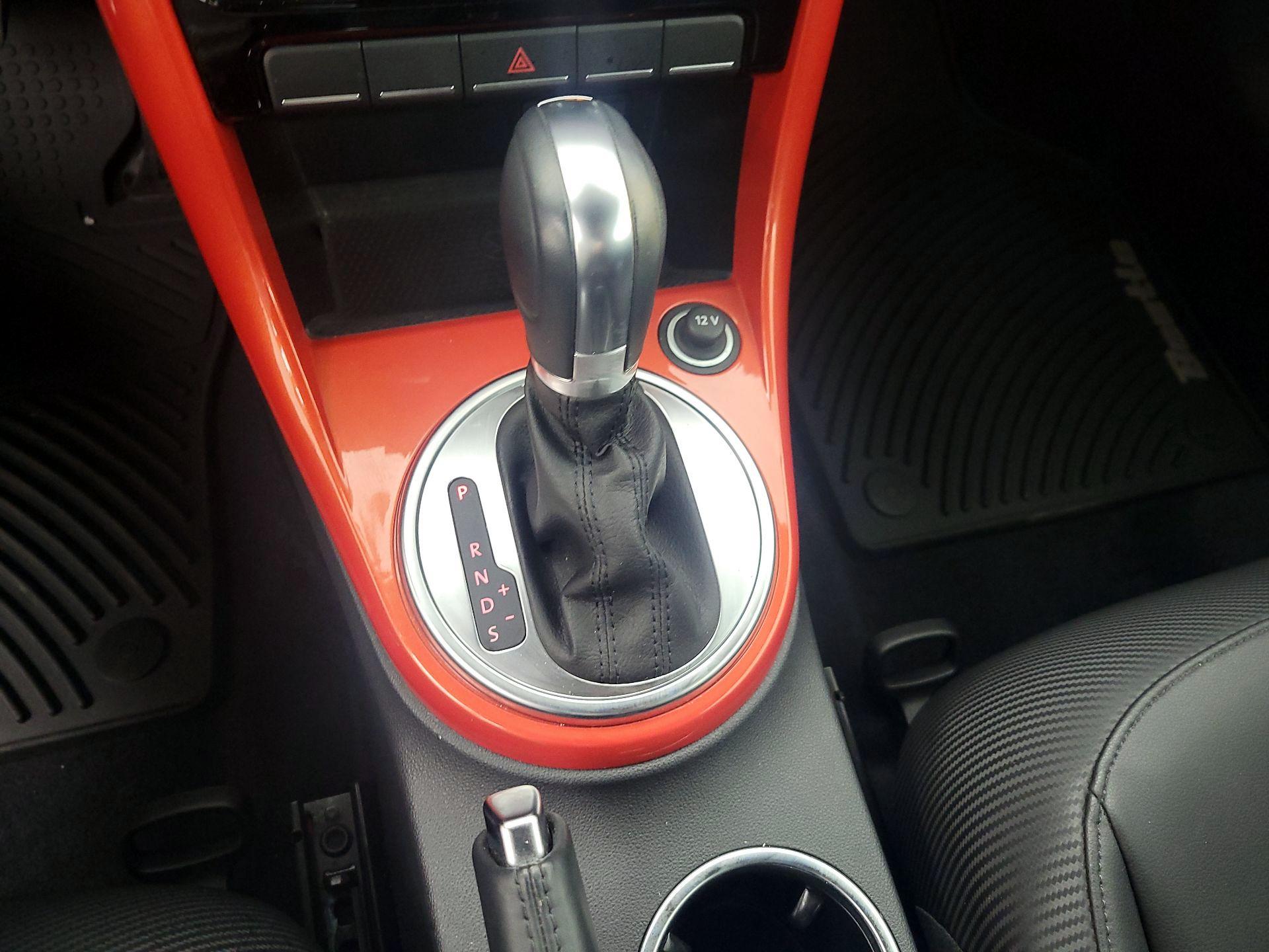 Thumbnail: 2017 Volkswagen Beetle - 17