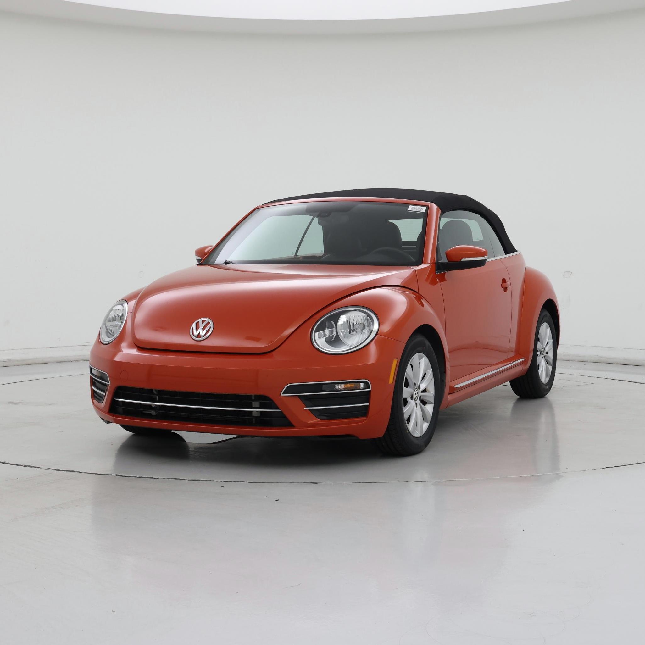 Thumbnail: 2017 Volkswagen Beetle - 4