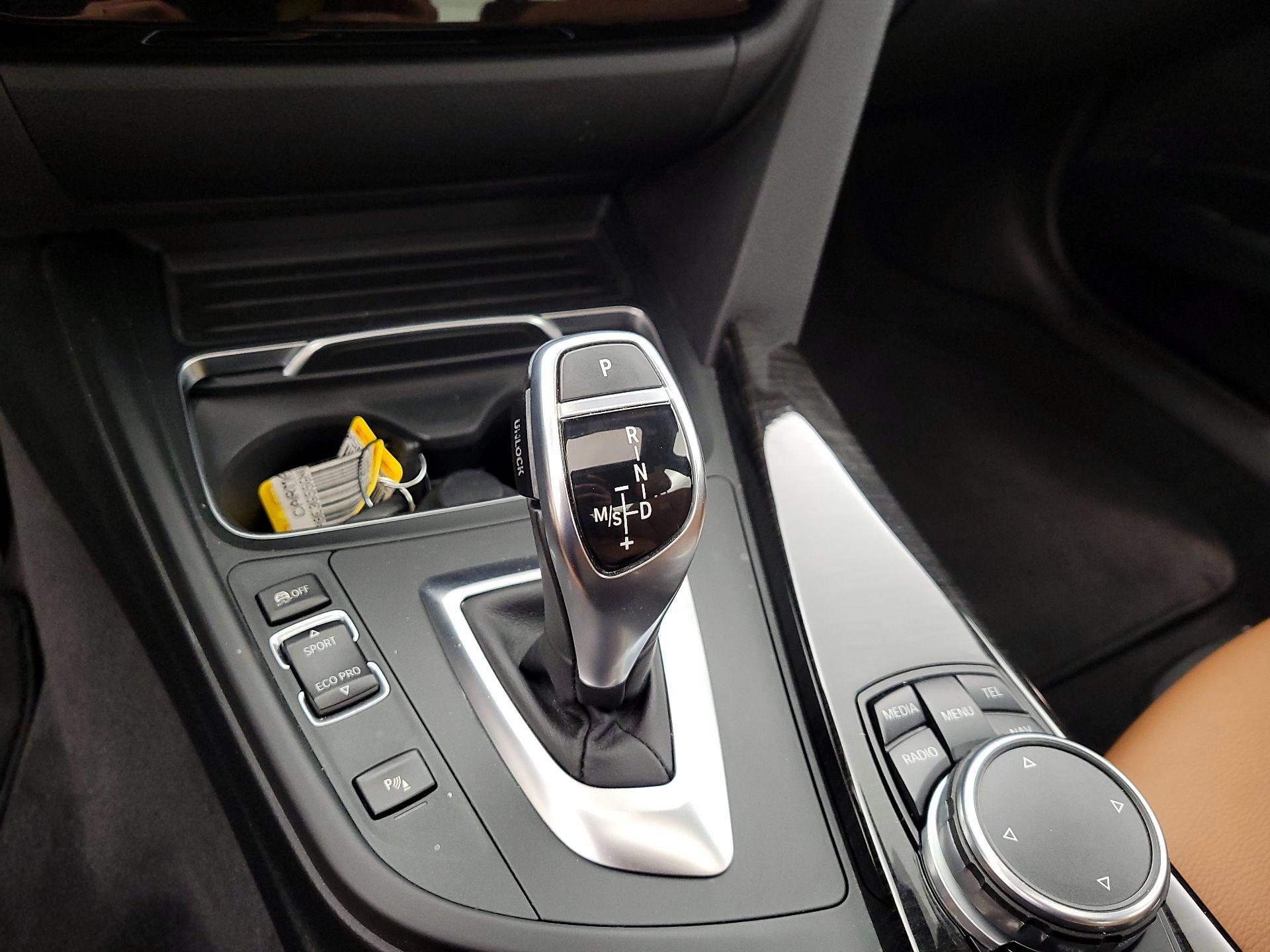 Thumbnail: 2016 BMW 3 Series - 18