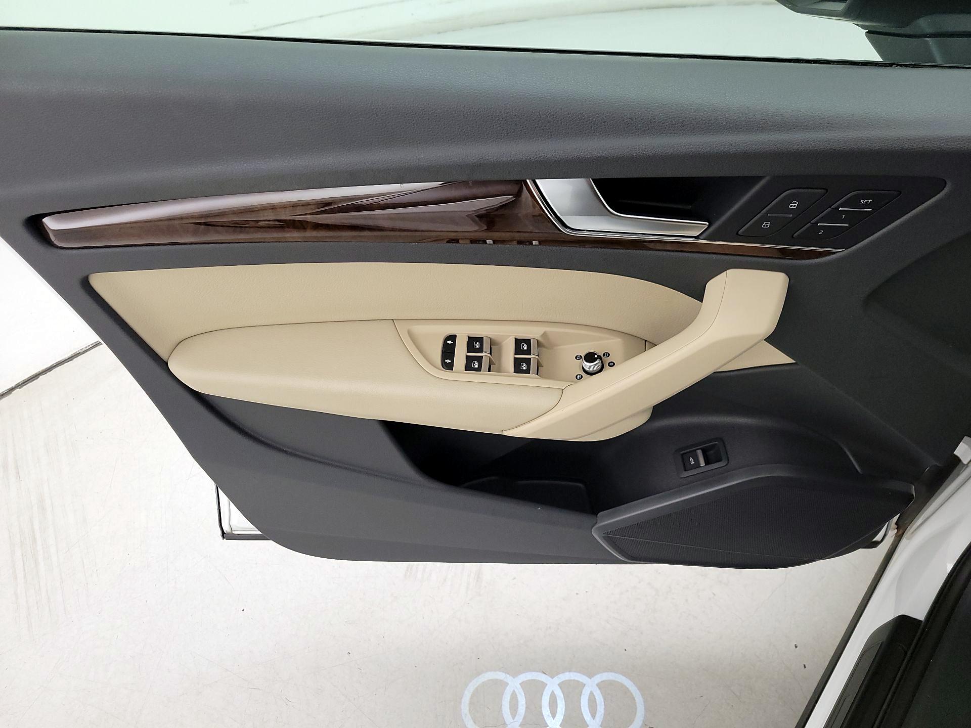 Thumbnail: 2020 Audi Q5 - 12