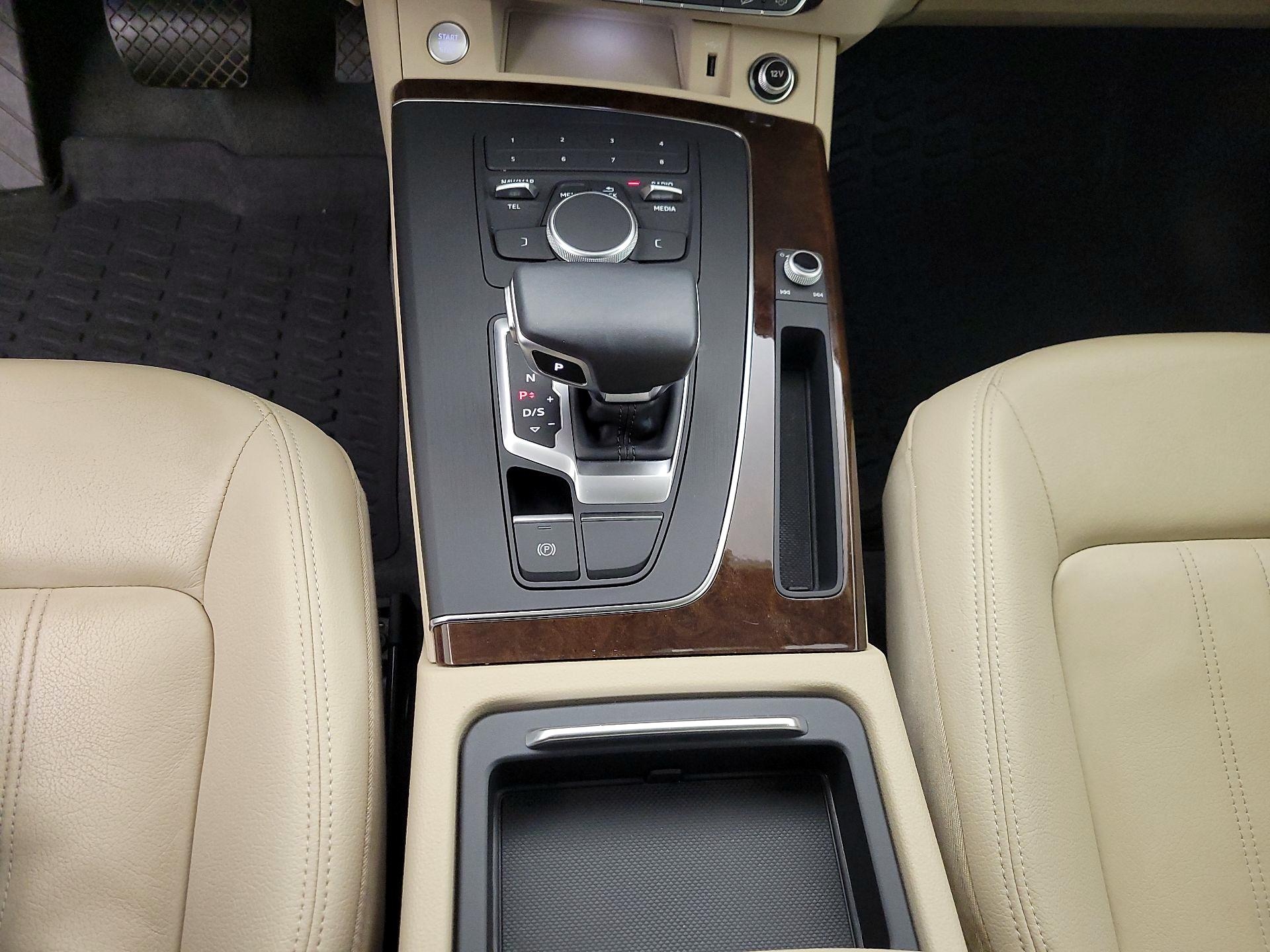 Thumbnail: 2020 Audi Q5 - 17