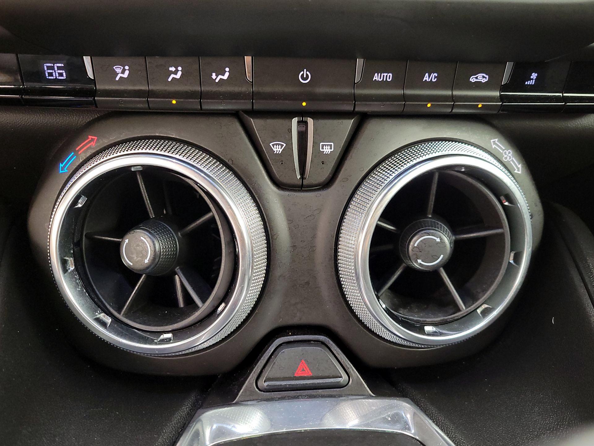 Thumbnail: 2019 Chevrolet Camaro - 15