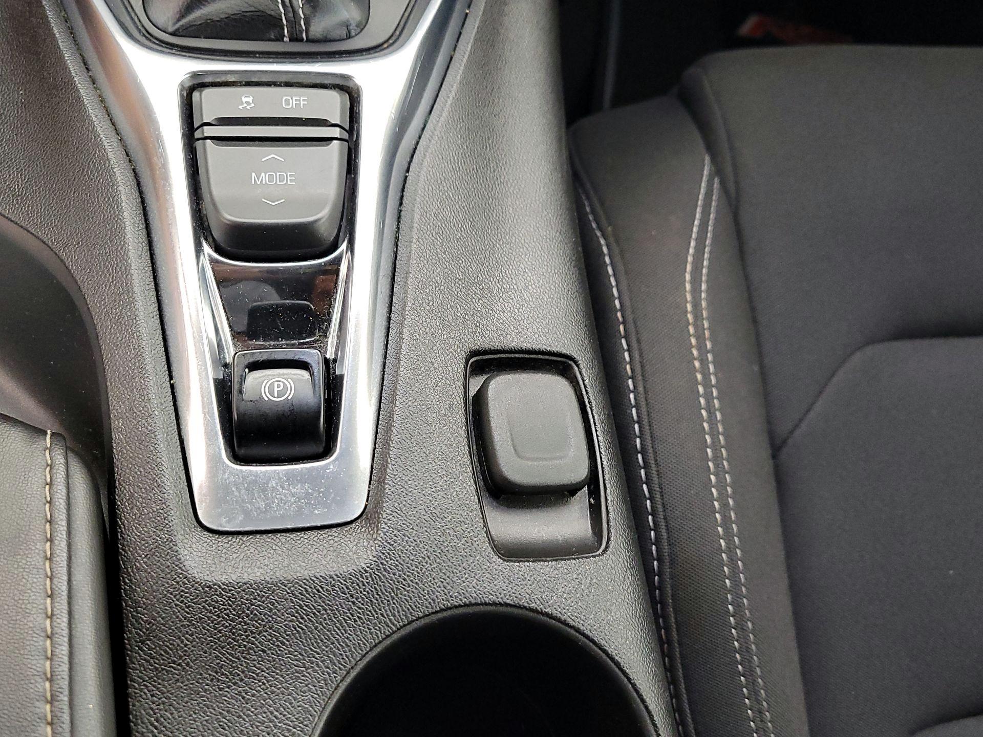 Thumbnail: 2019 Chevrolet Camaro - 17