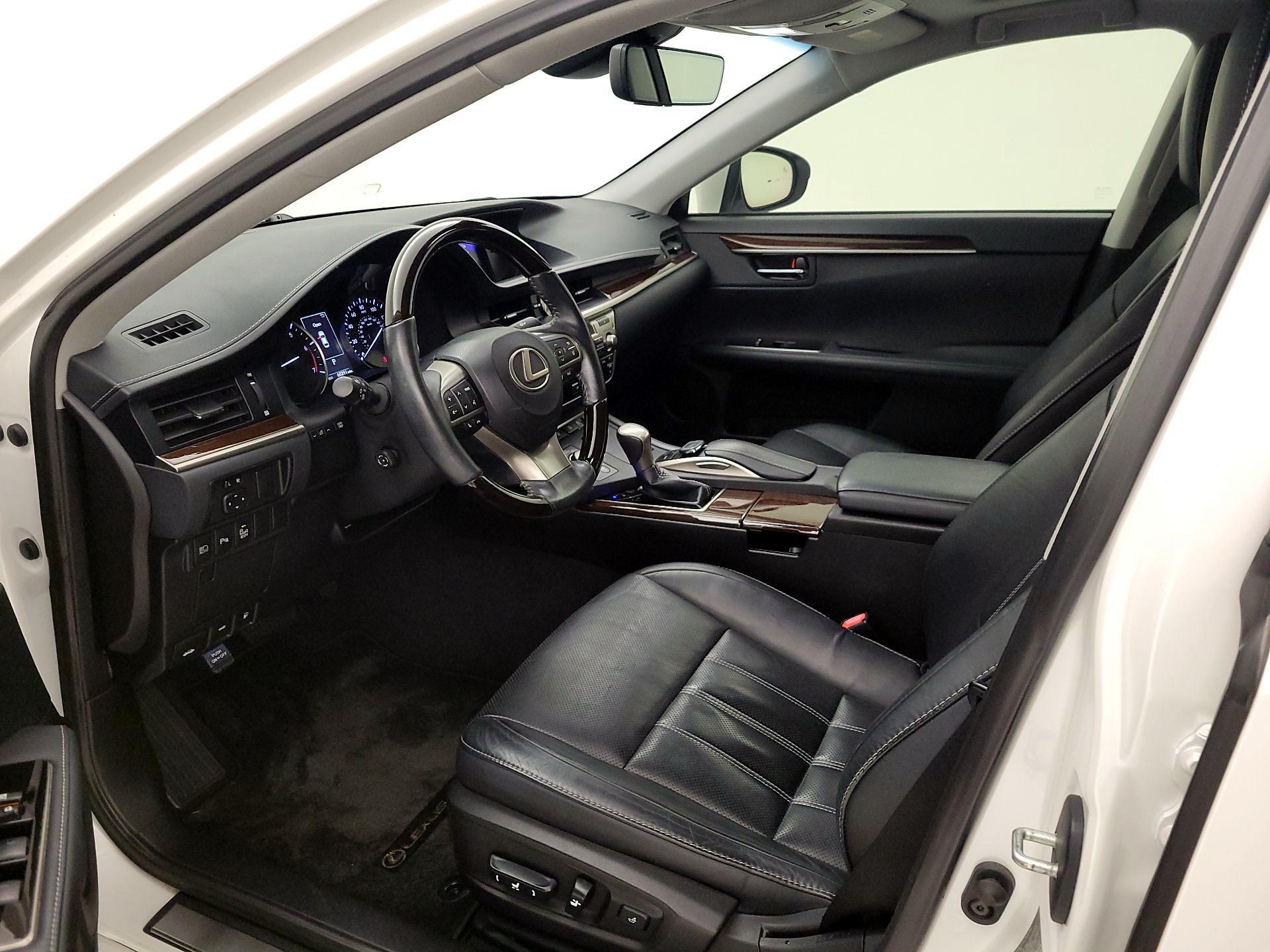 Thumbnail: 2018 Lexus ES - 11