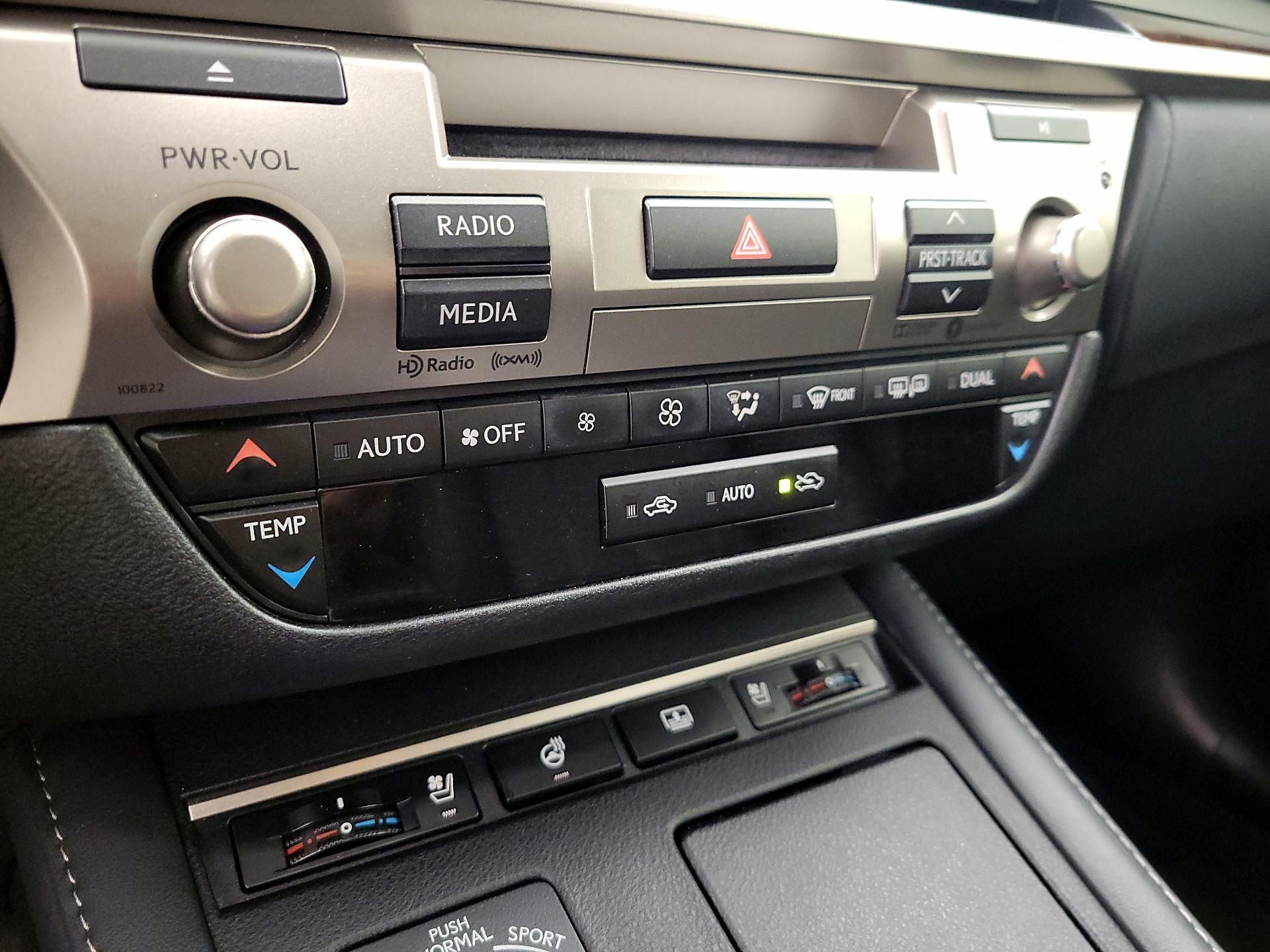 Thumbnail: 2018 Lexus ES - 17