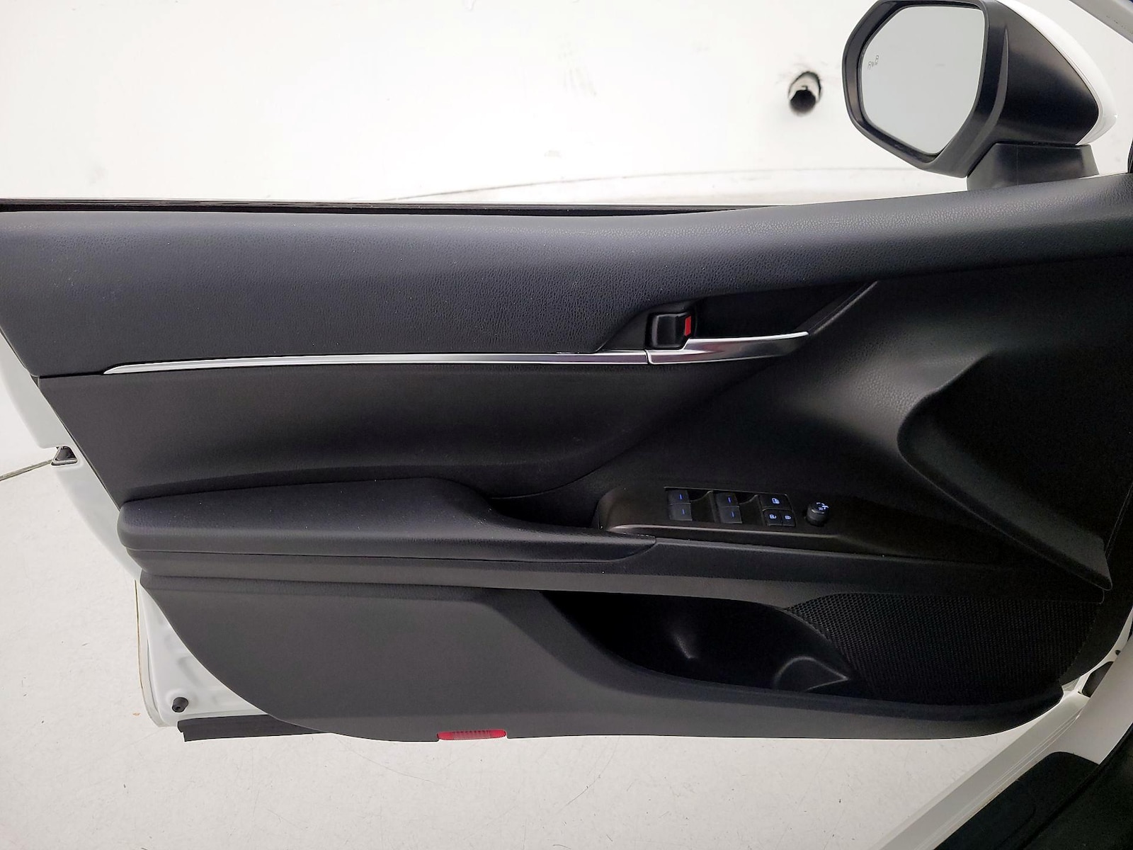 2021 Toyota Camry SE - Photo 13