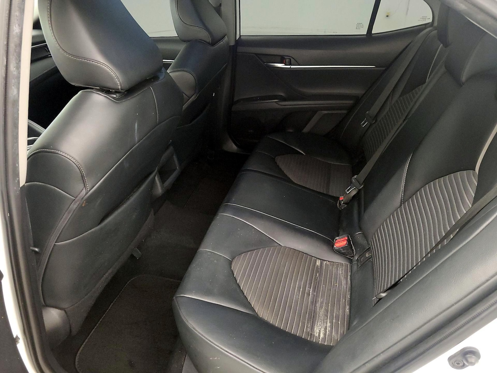2021 Toyota Camry SE - Photo 20