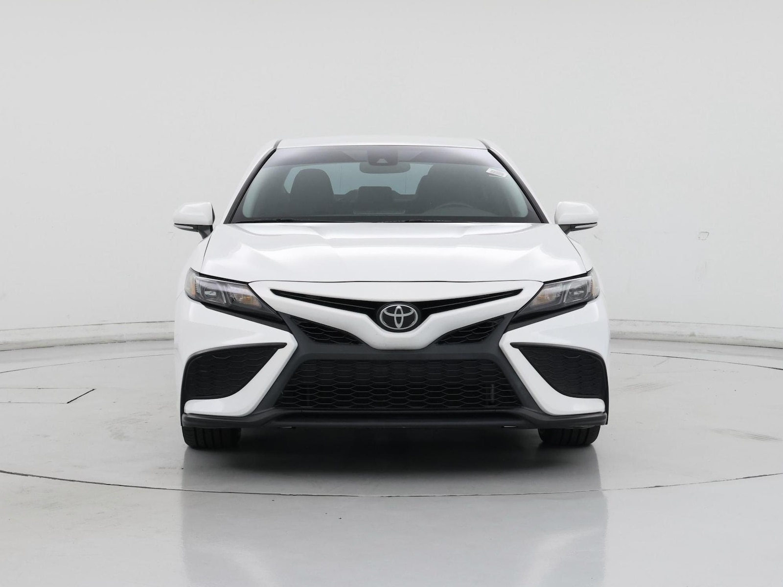 2021 Toyota Camry SE - Photo 6