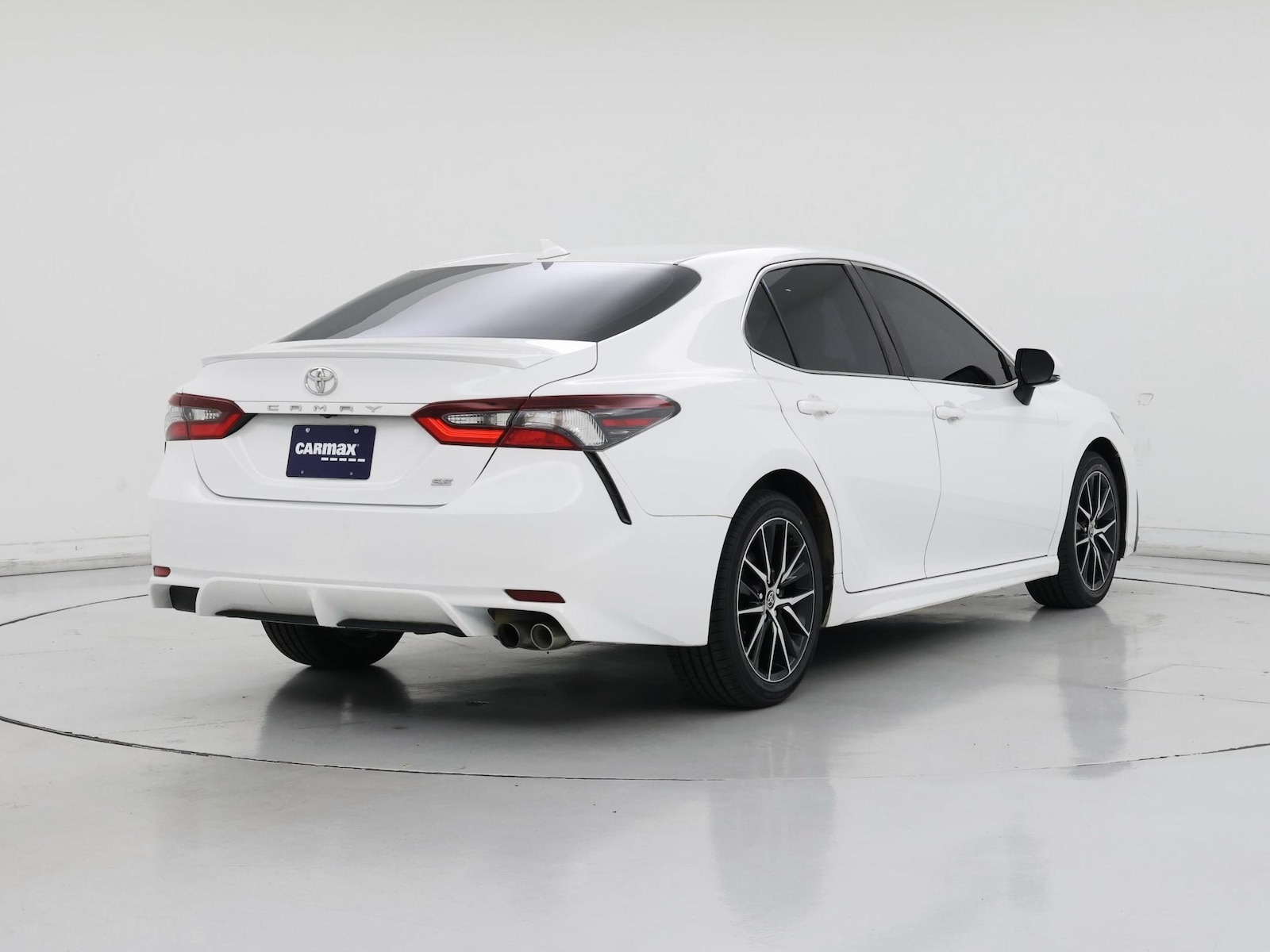 2021 Toyota Camry SE - Photo 9