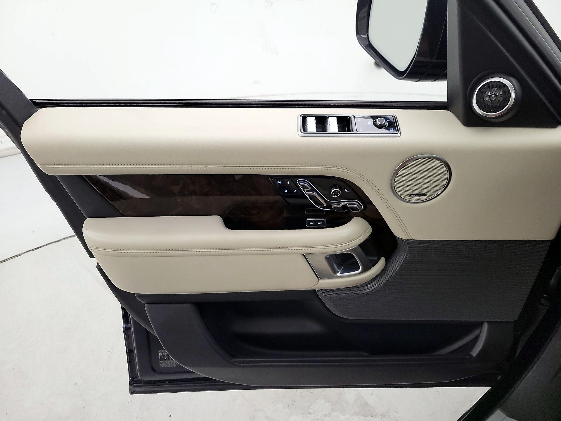 Thumbnail: 2022 Land Rover Range Rover - 12