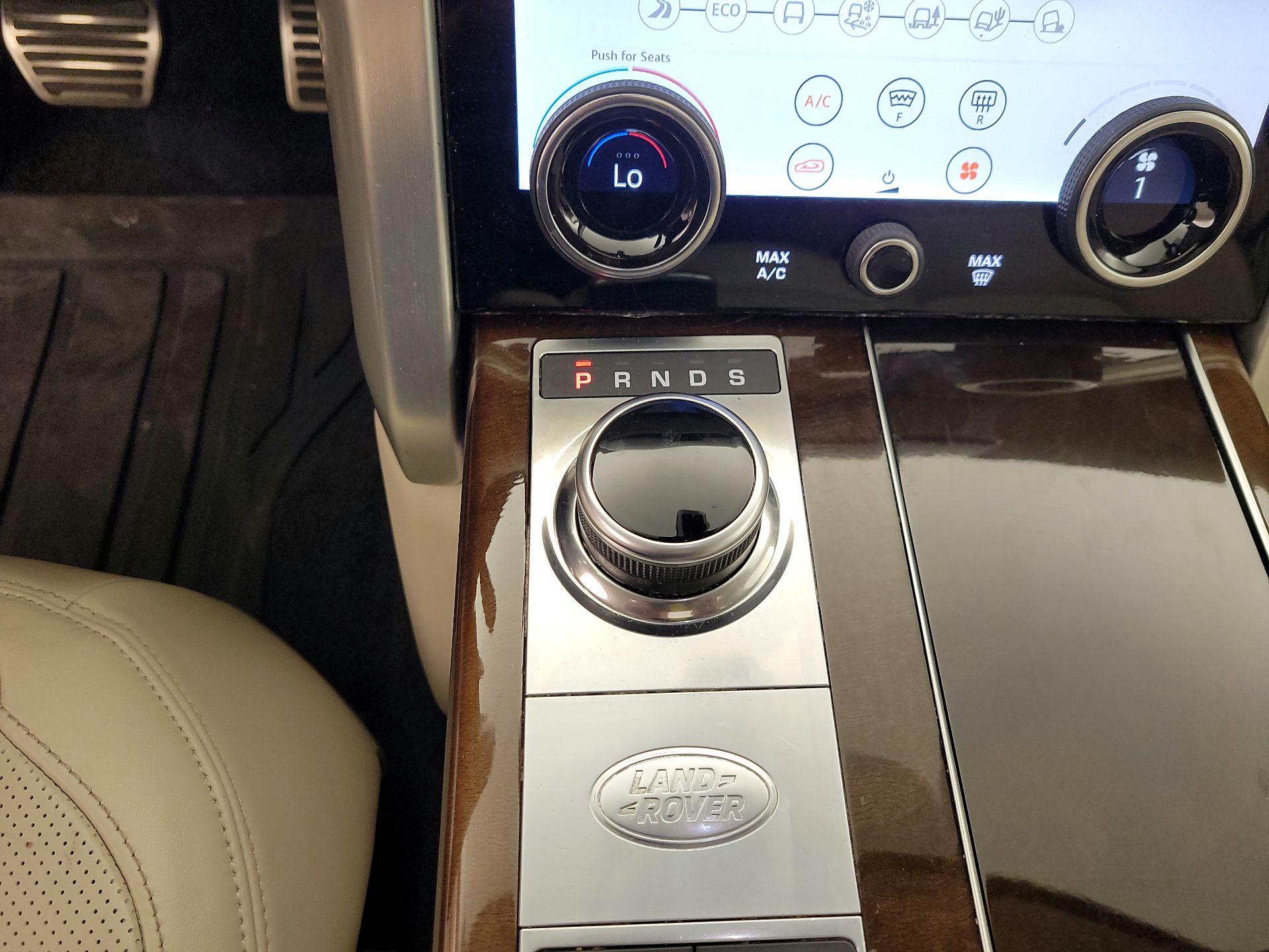 Thumbnail: 2022 Land Rover Range Rover - 18