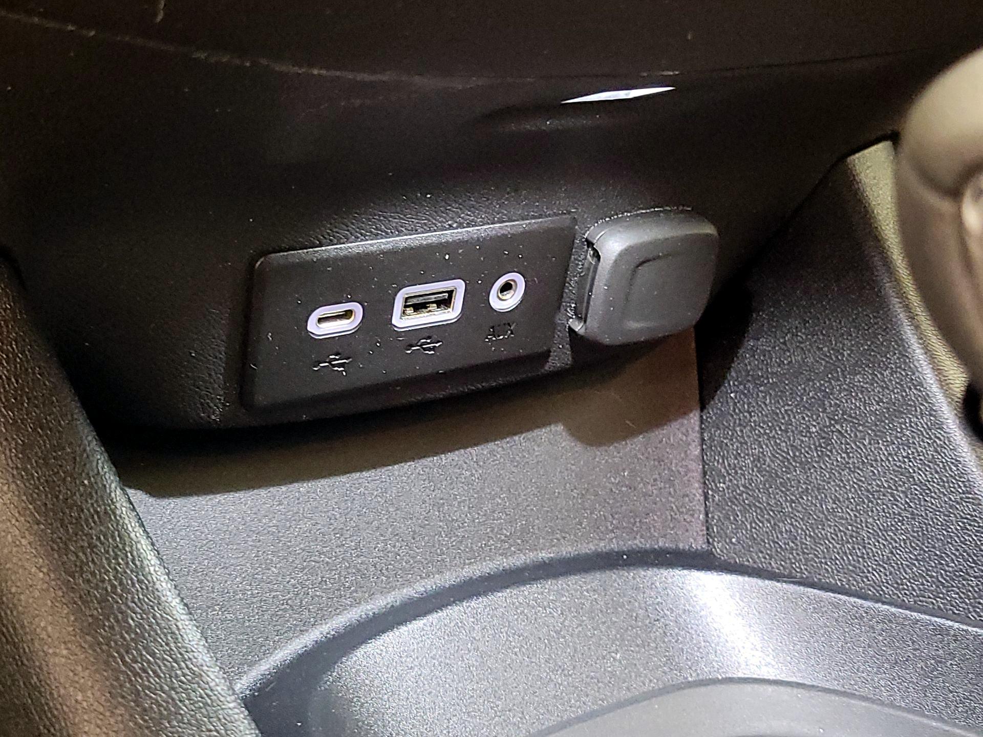 Thumbnail: 2023 Chevrolet Malibu - 18