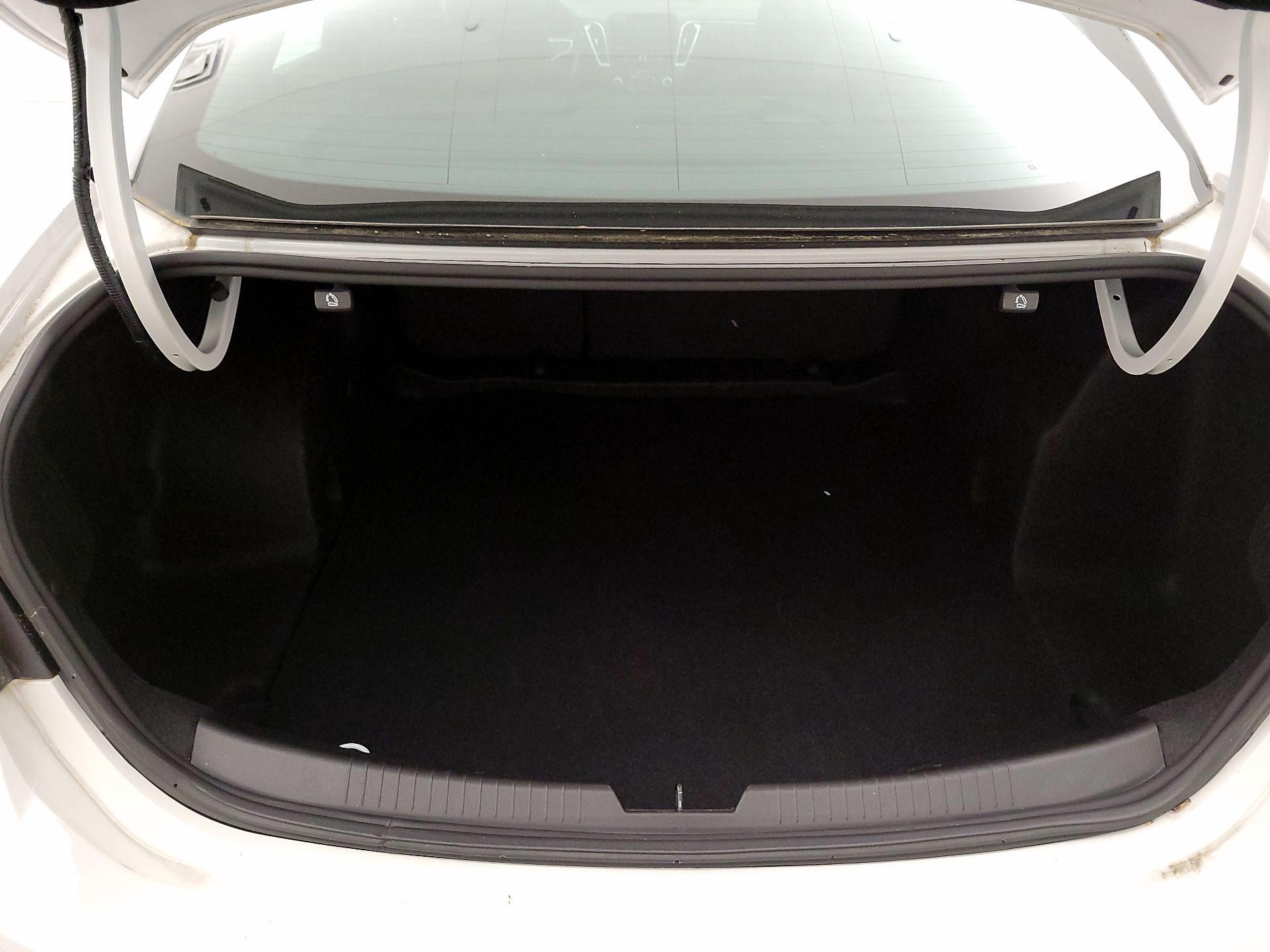 Thumbnail: 2023 Chevrolet Malibu - 20