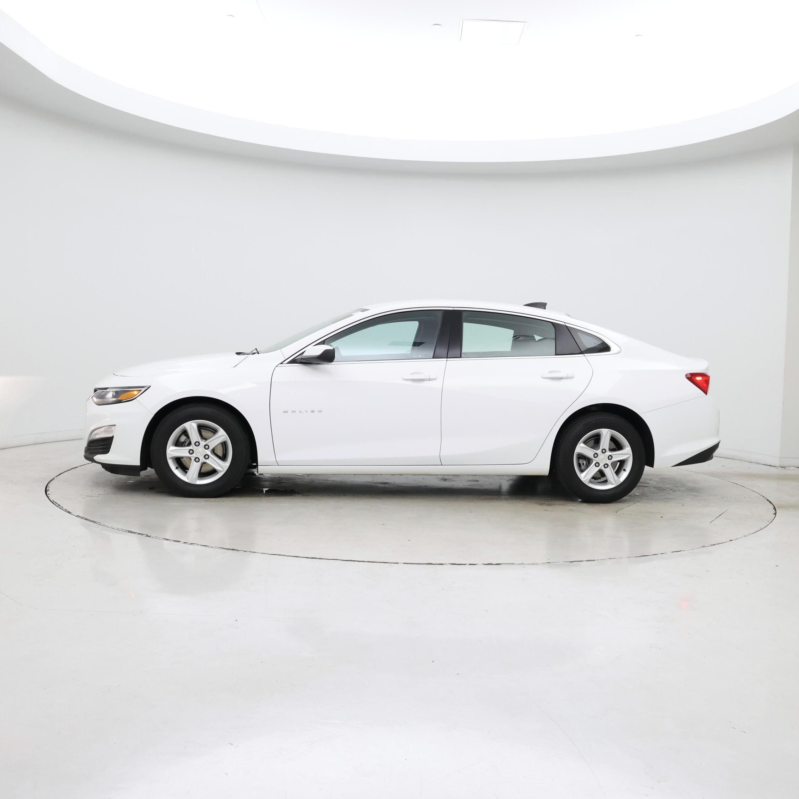 Thumbnail: 2023 Chevrolet Malibu - 3