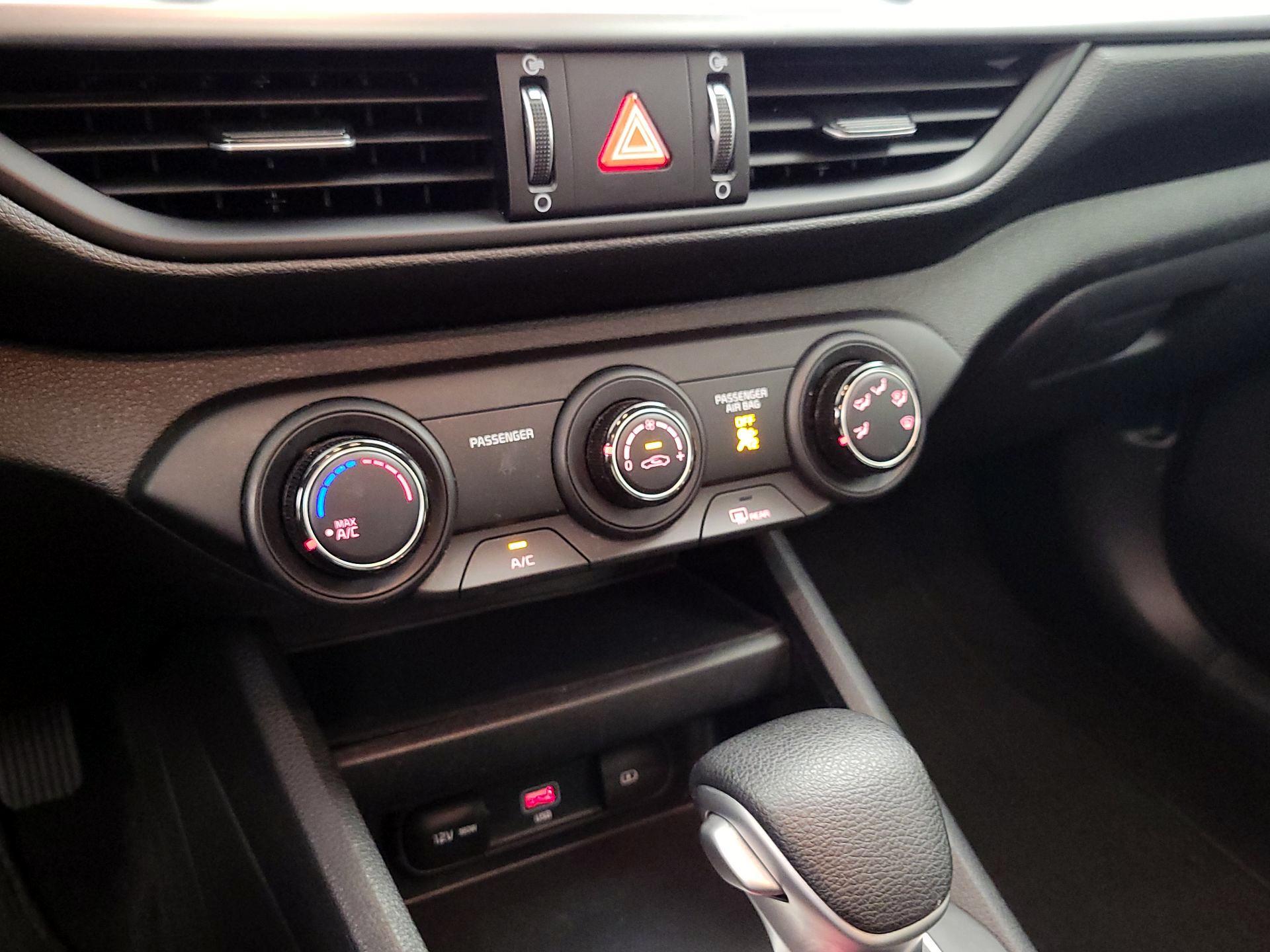 Thumbnail: 2024 Kia Forte - 16