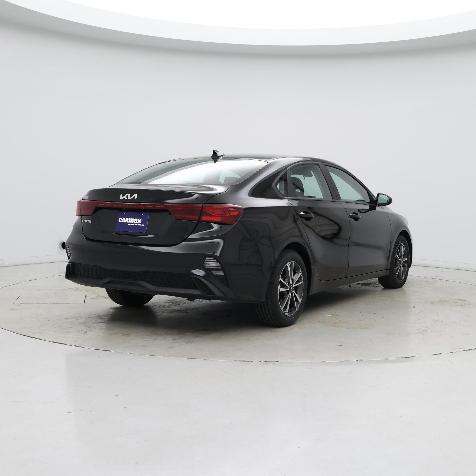 Thumbnail: 2024 Kia Forte - 8