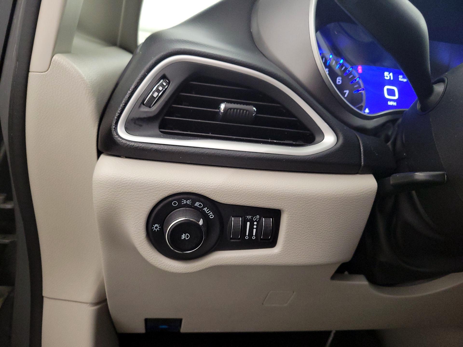 Thumbnail: 2023 Chrysler Pacifica - 13