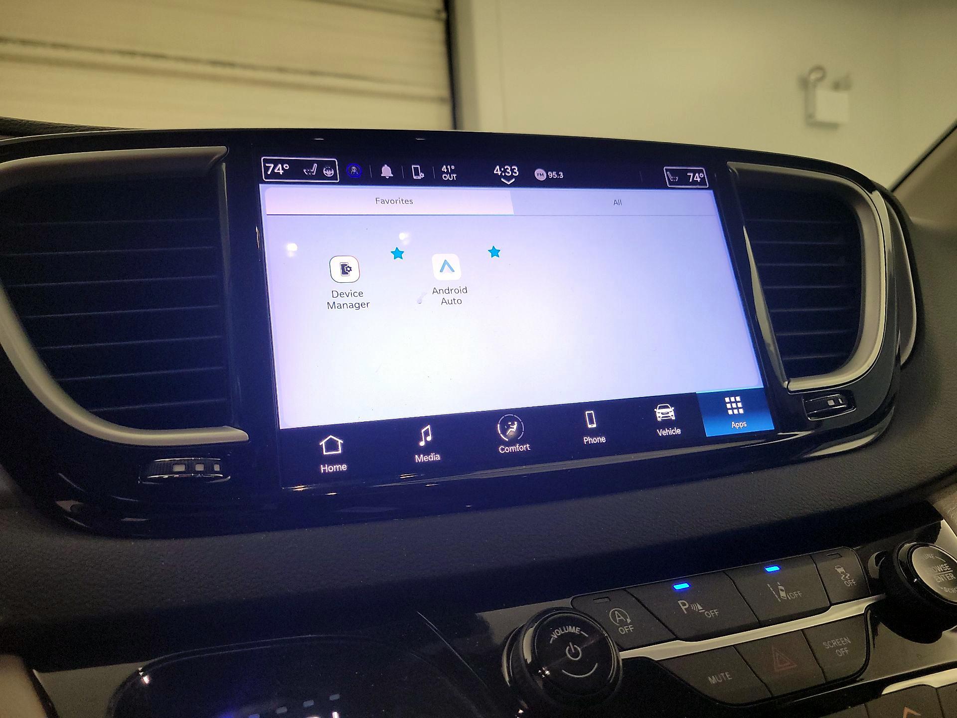 Thumbnail: 2023 Chrysler Pacifica - 15