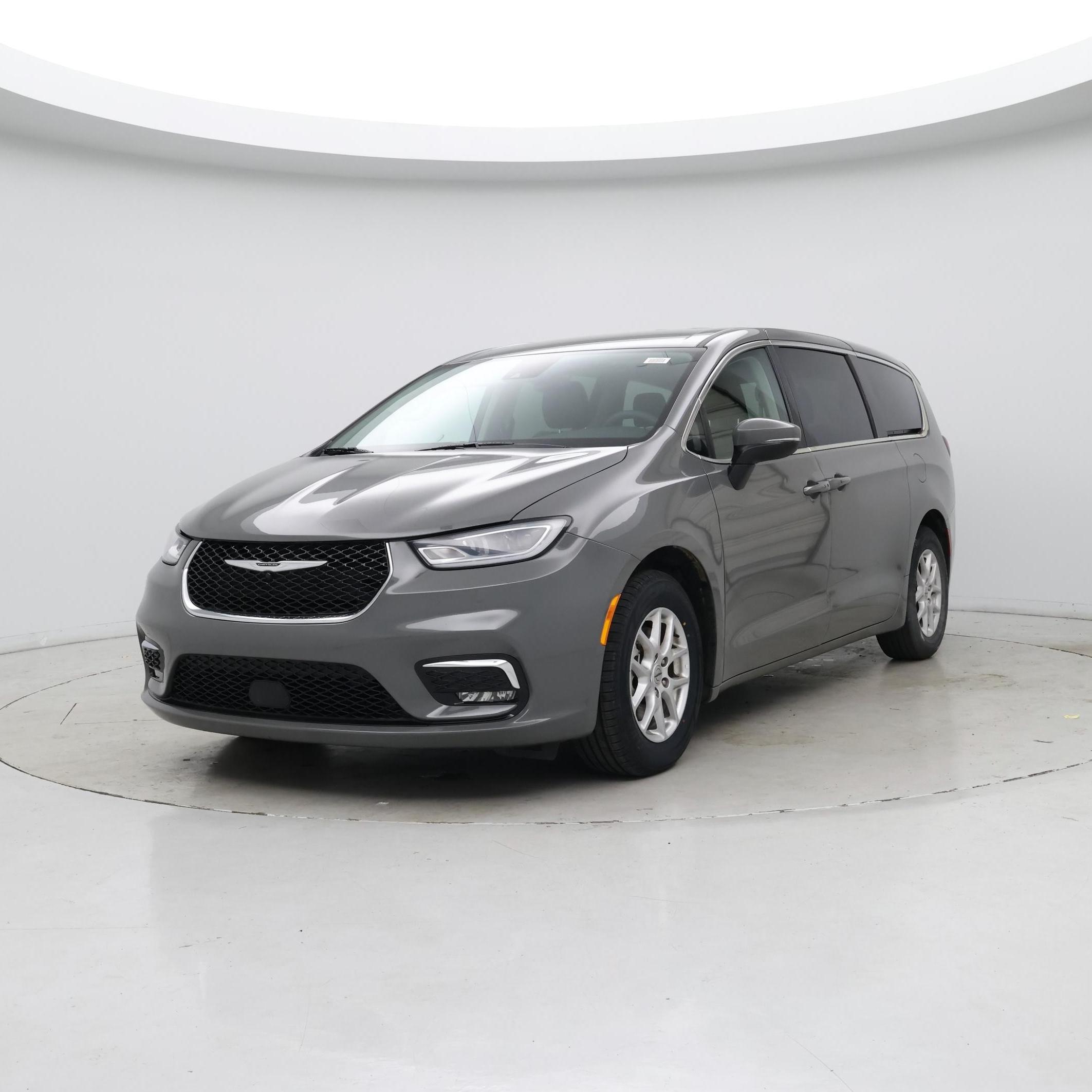 Thumbnail: 2023 Chrysler Pacifica - 4